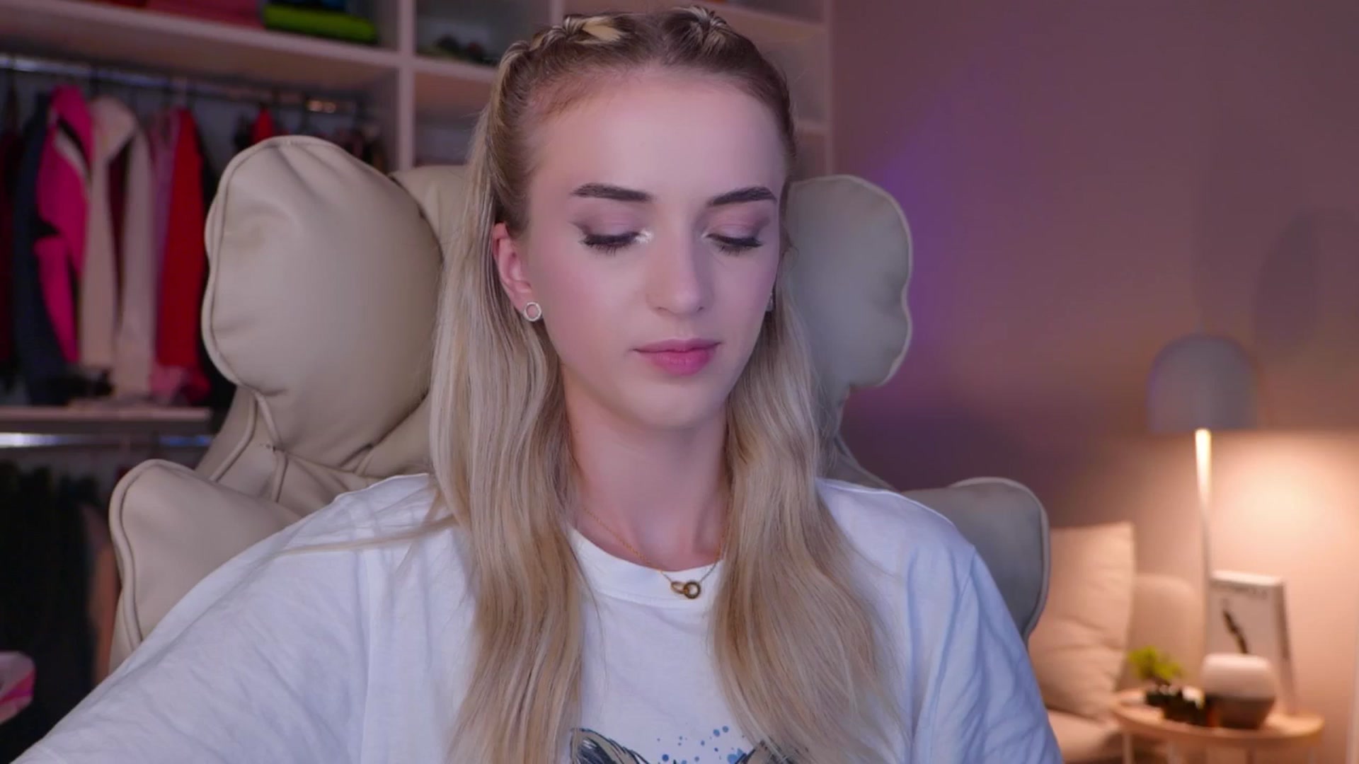 Gallery image thumbnail from YannaJeen's myfreecams stream on, 08/09/2025, 21:28 image 3 of 20