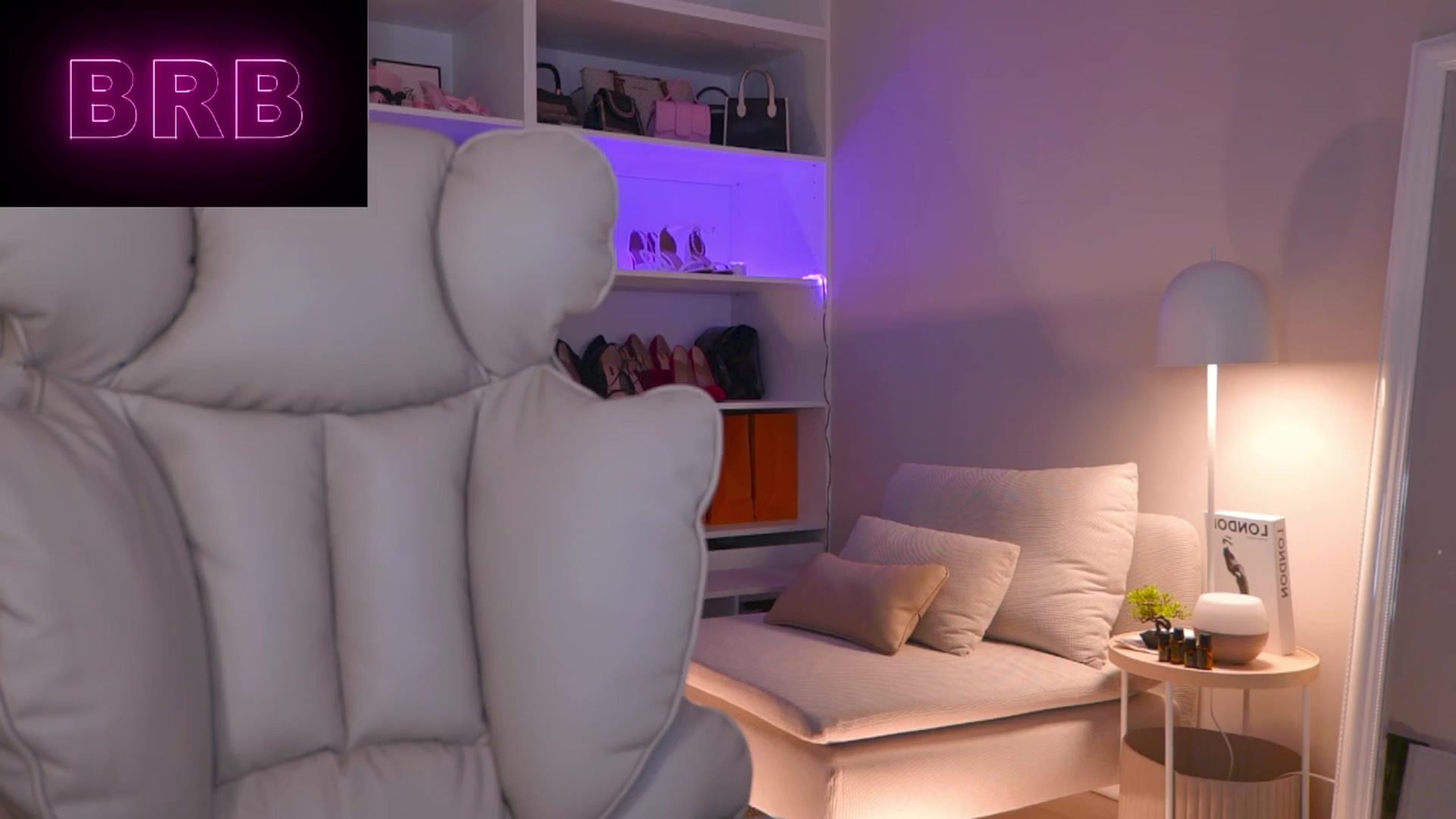 Gallery image thumbnail from YannaJeen's myfreecams stream on, 08/11/2025, 11:37 image 7 of 20