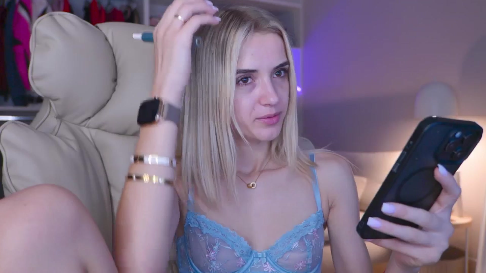 Gallery image thumbnail from YannaJeen's myfreecams stream on, 08/11/2025, 11:37 image 2 of 20
