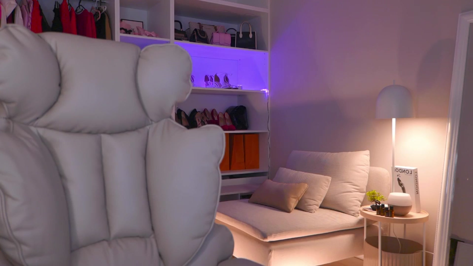 Gallery image thumbnail from YannaJeen's myfreecams stream on, 08/11/2025, 11:37 image 9 of 20