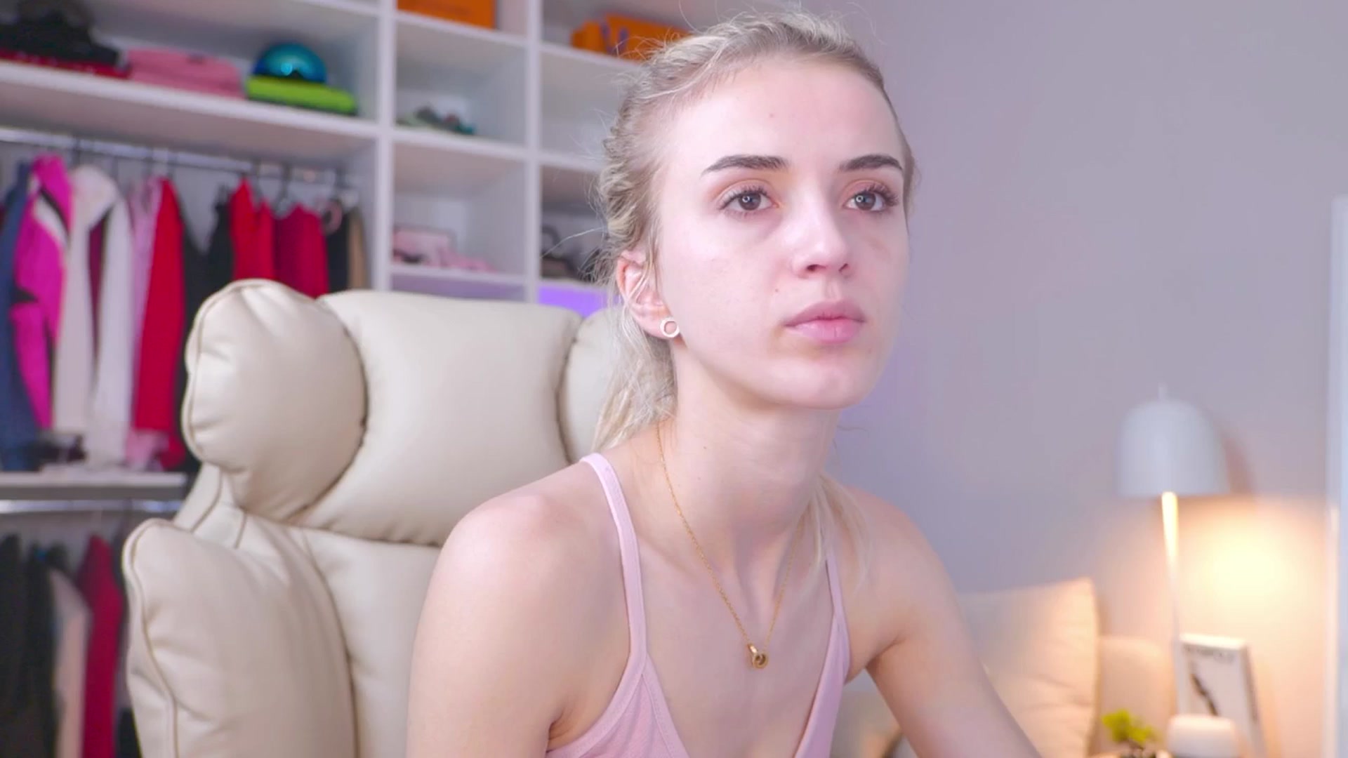Gallery image thumbnail from YannaJeen's myfreecams stream on, 08/12/2025, 10:14 image 1 of 20