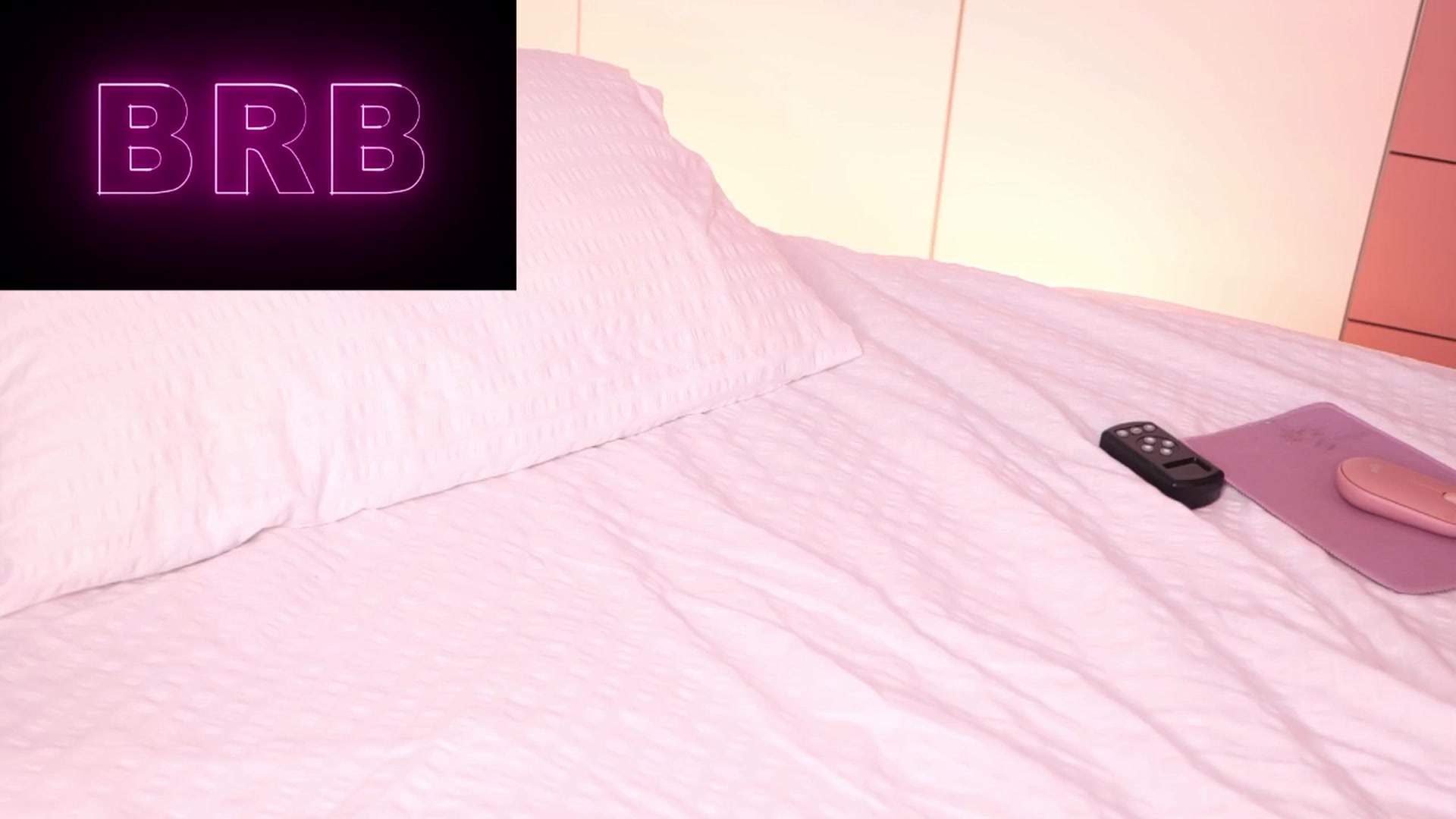 Gallery image thumbnail from YannaJeen's myfreecams stream on, 08/18/2025, 13:43 image 3 of 20