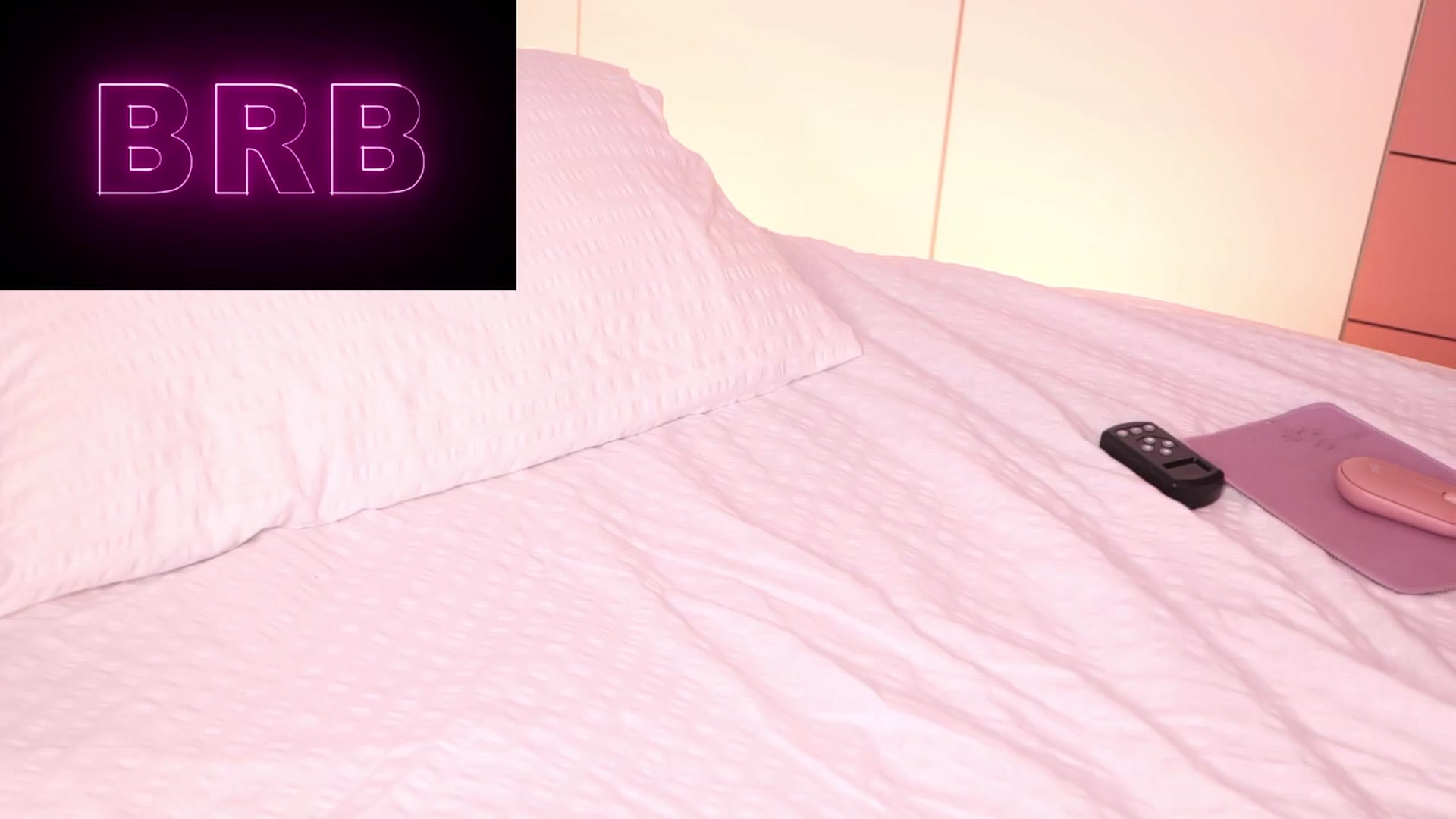 Gallery image thumbnail from YannaJeen's myfreecams stream on, 08/18/2025, 13:43 image 2 of 20