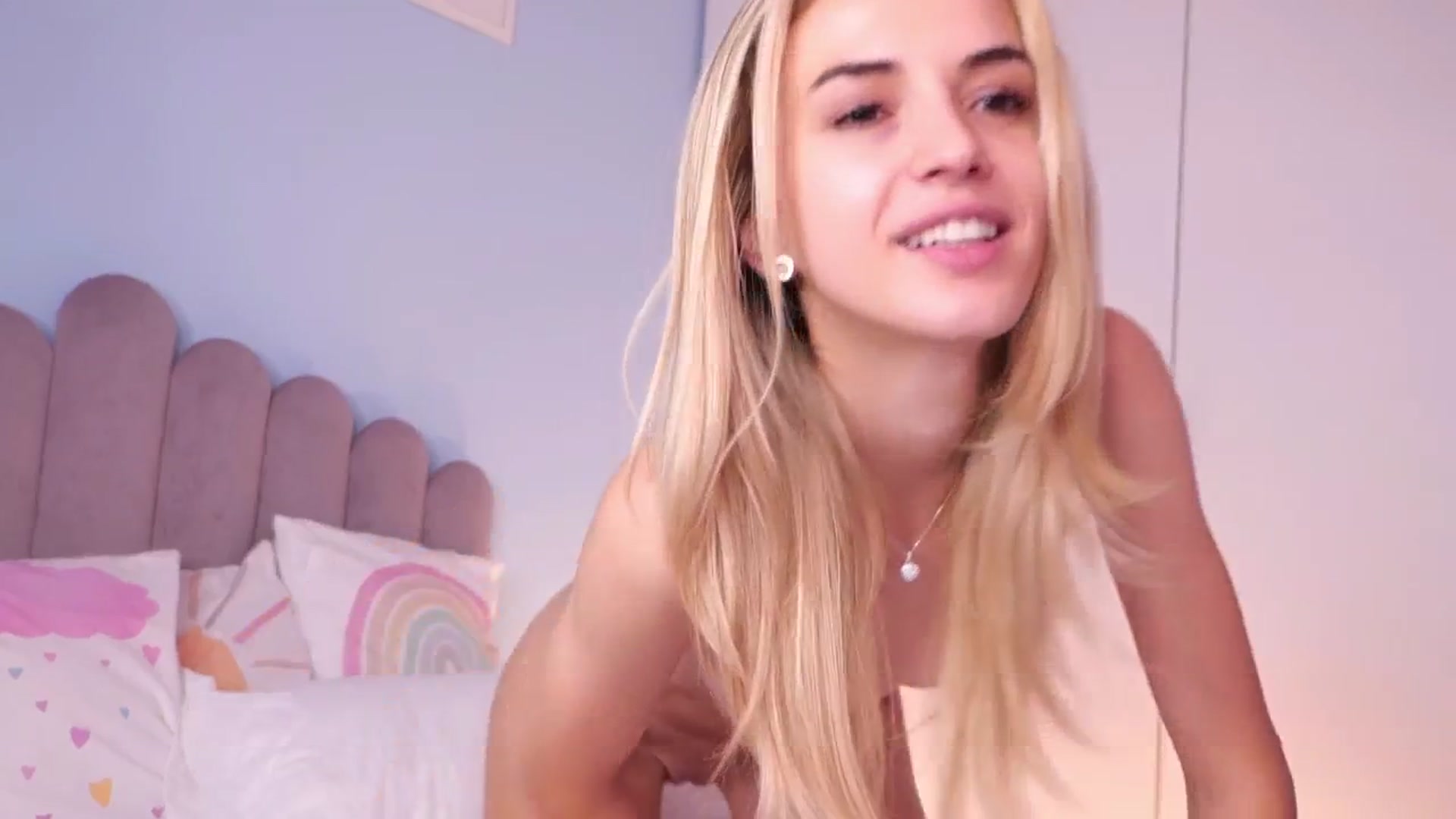 Gallery image thumbnail from YannaJeen's myfreecams stream on, 08/19/2025, 09:16 image 15 of 20