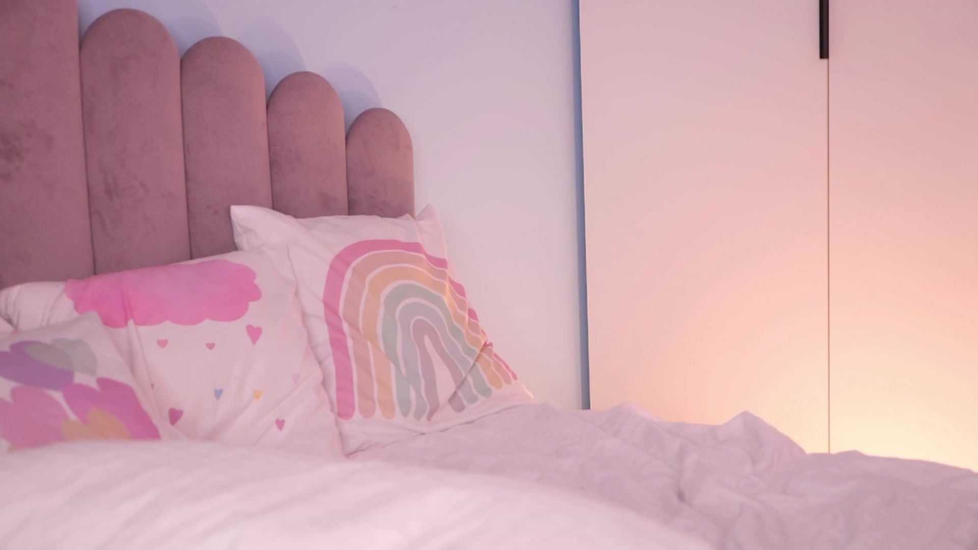 Gallery image thumbnail from YannaJeen's myfreecams stream on, 08/22/2025, 09:17 image 2 of 20
