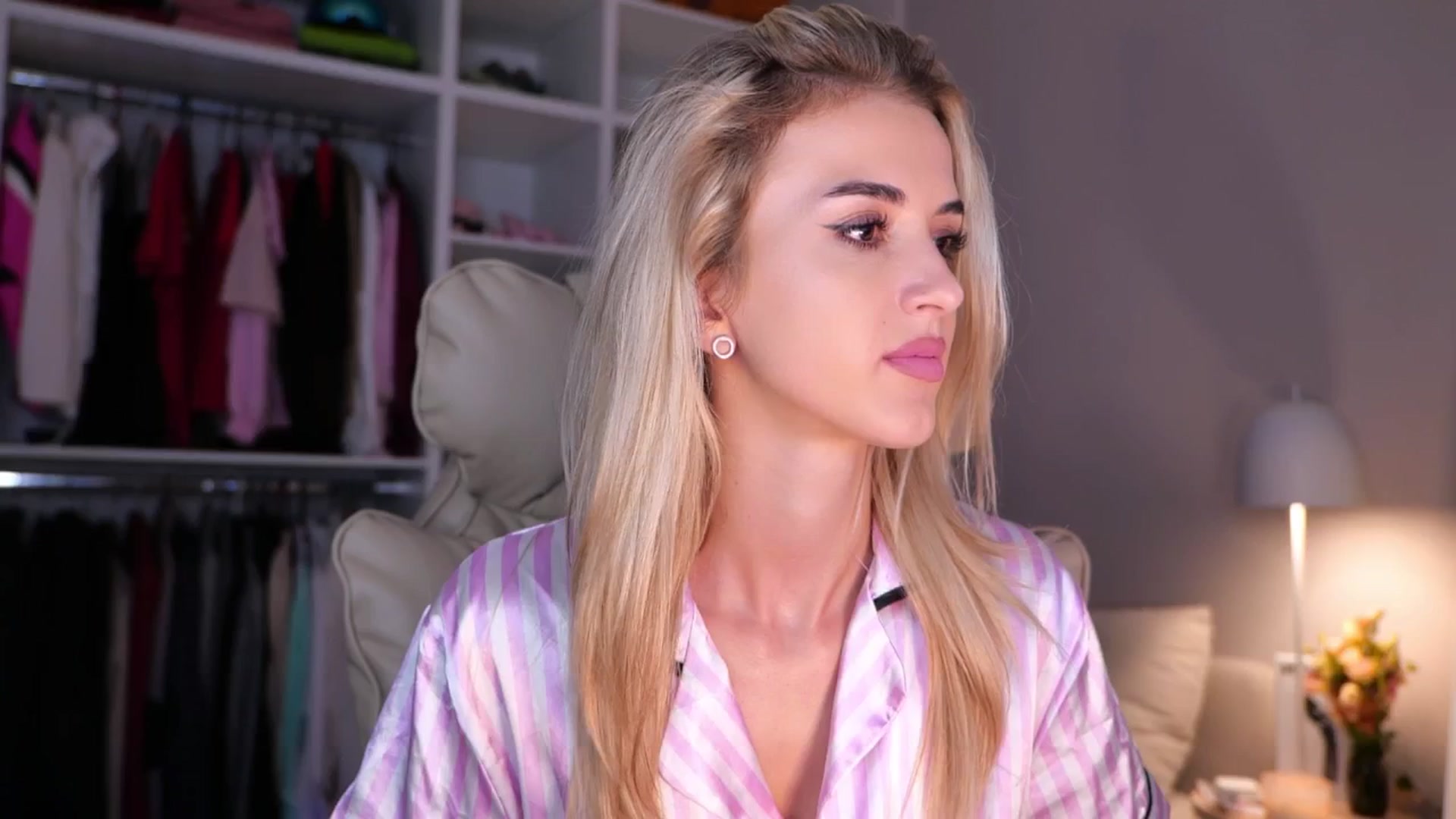 Gallery image thumbnail from YannaJeen's myfreecams stream on, 09/12/2025, 09:13 image 20 of 20
