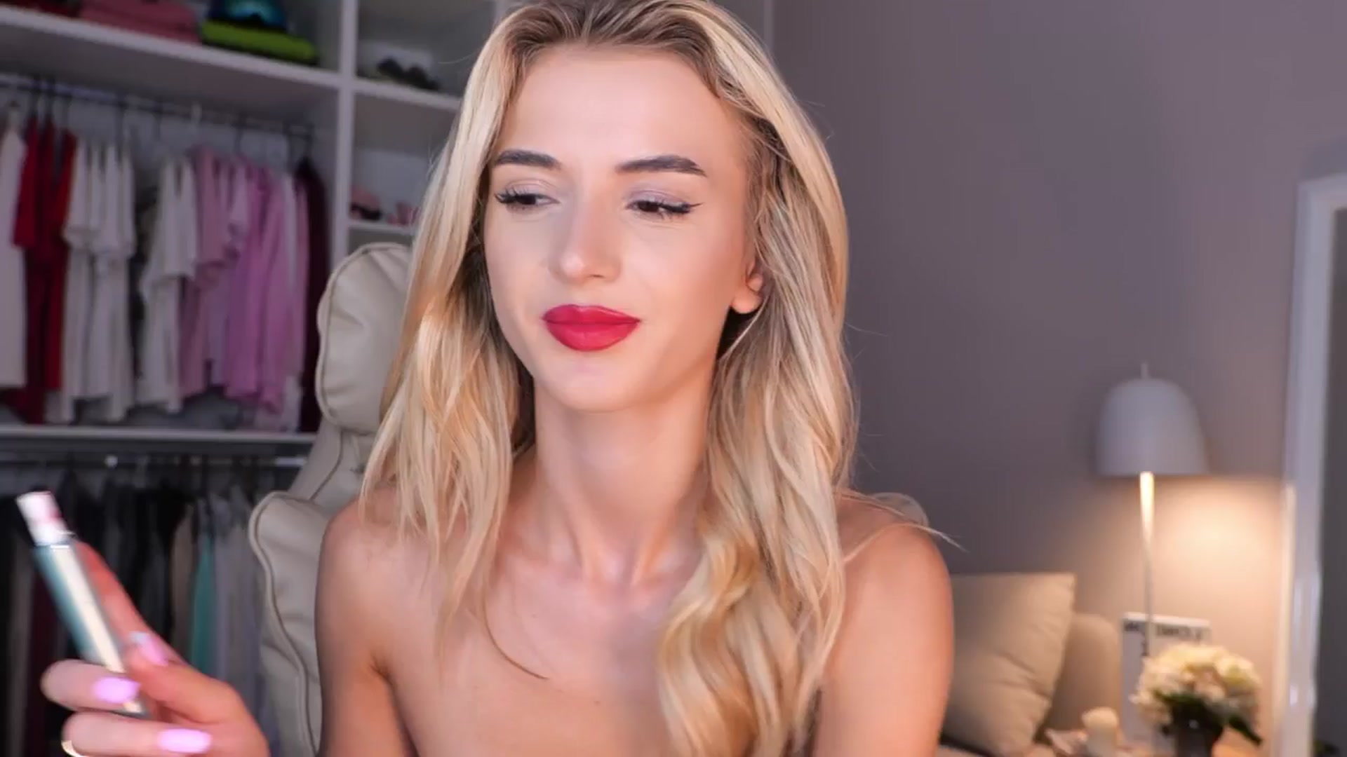 Gallery image thumbnail from YannaJeen's myfreecams stream on, 09/18/2025, 08:00 image 6 of 20