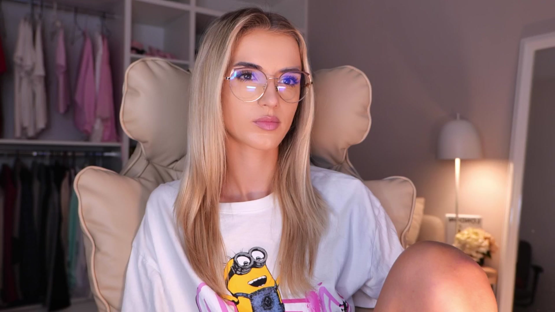Gallery image thumbnail from YannaJeen's myfreecams stream on, 09/26/2025, 07:09 image 6 of 20