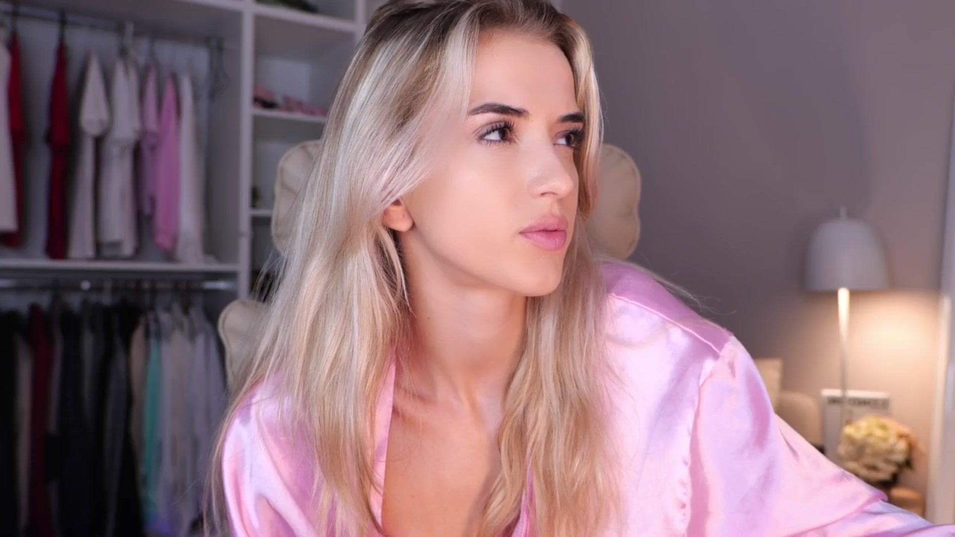 Gallery image thumbnail from YannaJeen's myfreecams stream on, 09/27/2025, 10:11 image 15 of 20