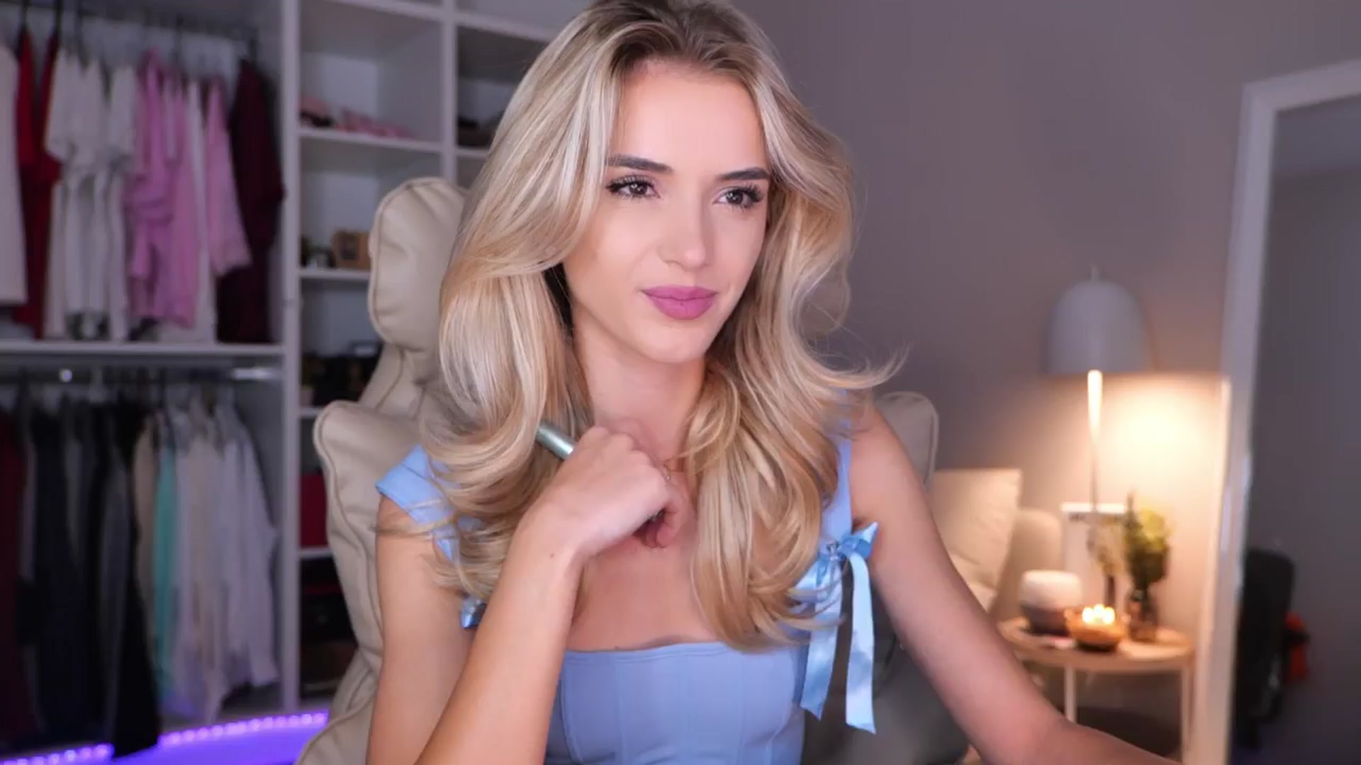 Gallery image thumbnail from YannaJeen's myfreecams stream on, 10/06/2025, 07:03 image 1 of 20