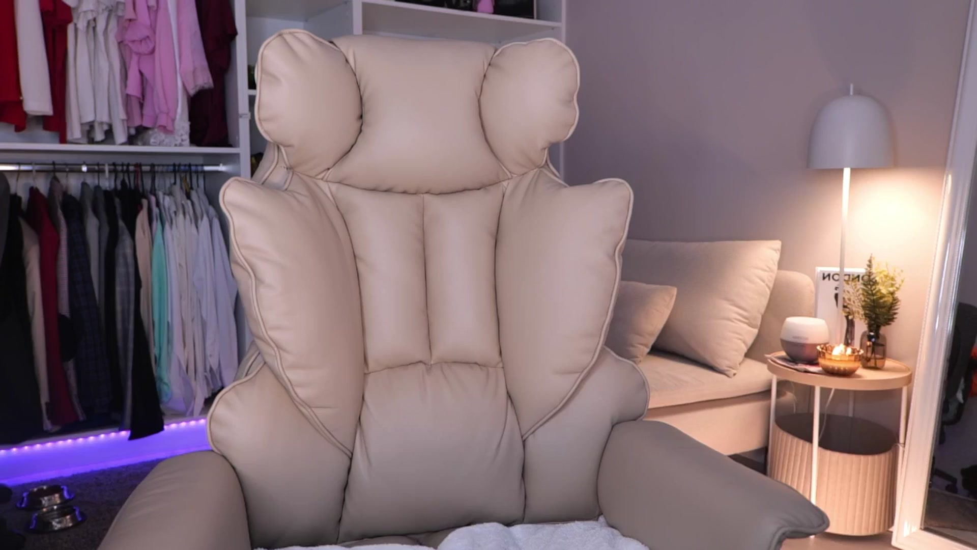 Gallery image thumbnail from YannaJeen's myfreecams stream on, 10/06/2025, 09:49 image 2 of 20