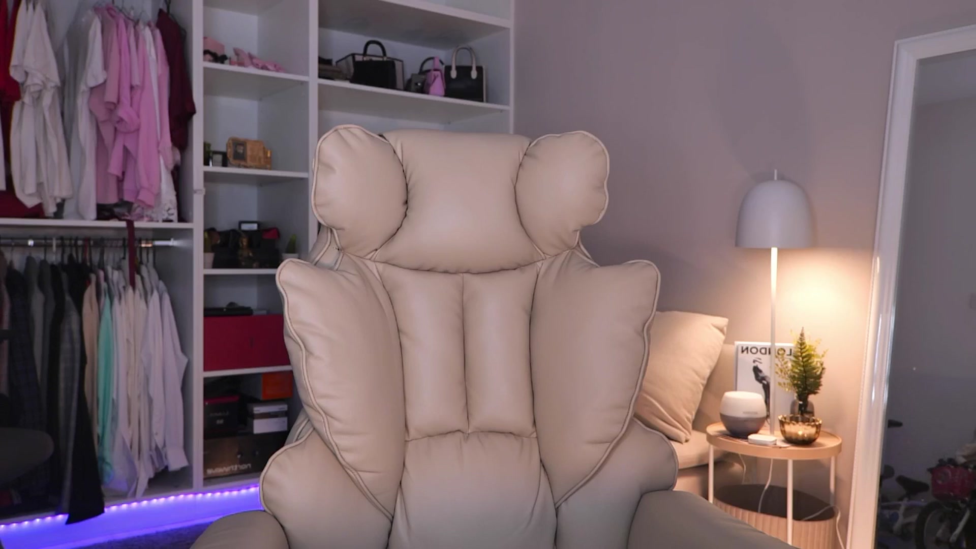 Gallery image thumbnail from YannaJeen's myfreecams stream on, 10/10/2025, 09:02 image 14 of 20
