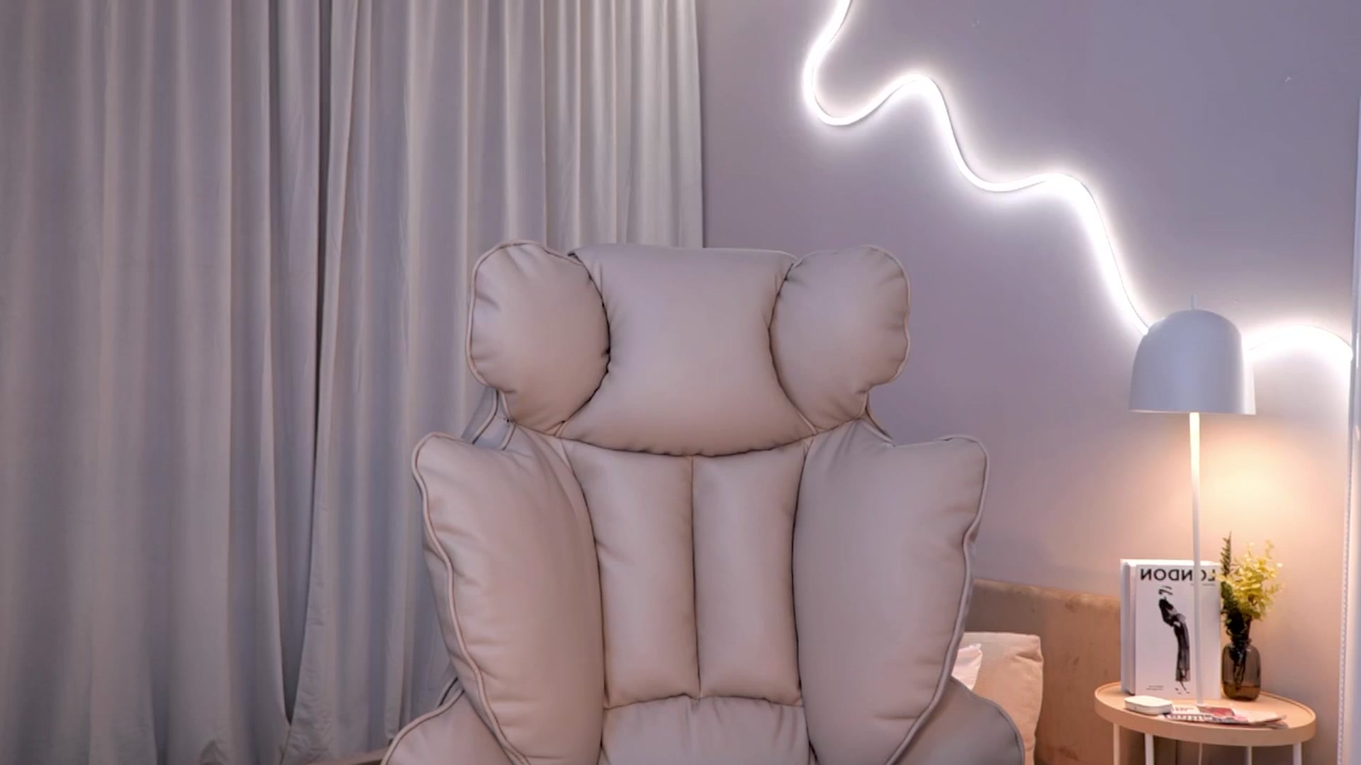 Gallery image thumbnail from YannaJeen's myfreecams stream on, 10/17/2025, 08:41 image 13 of 20