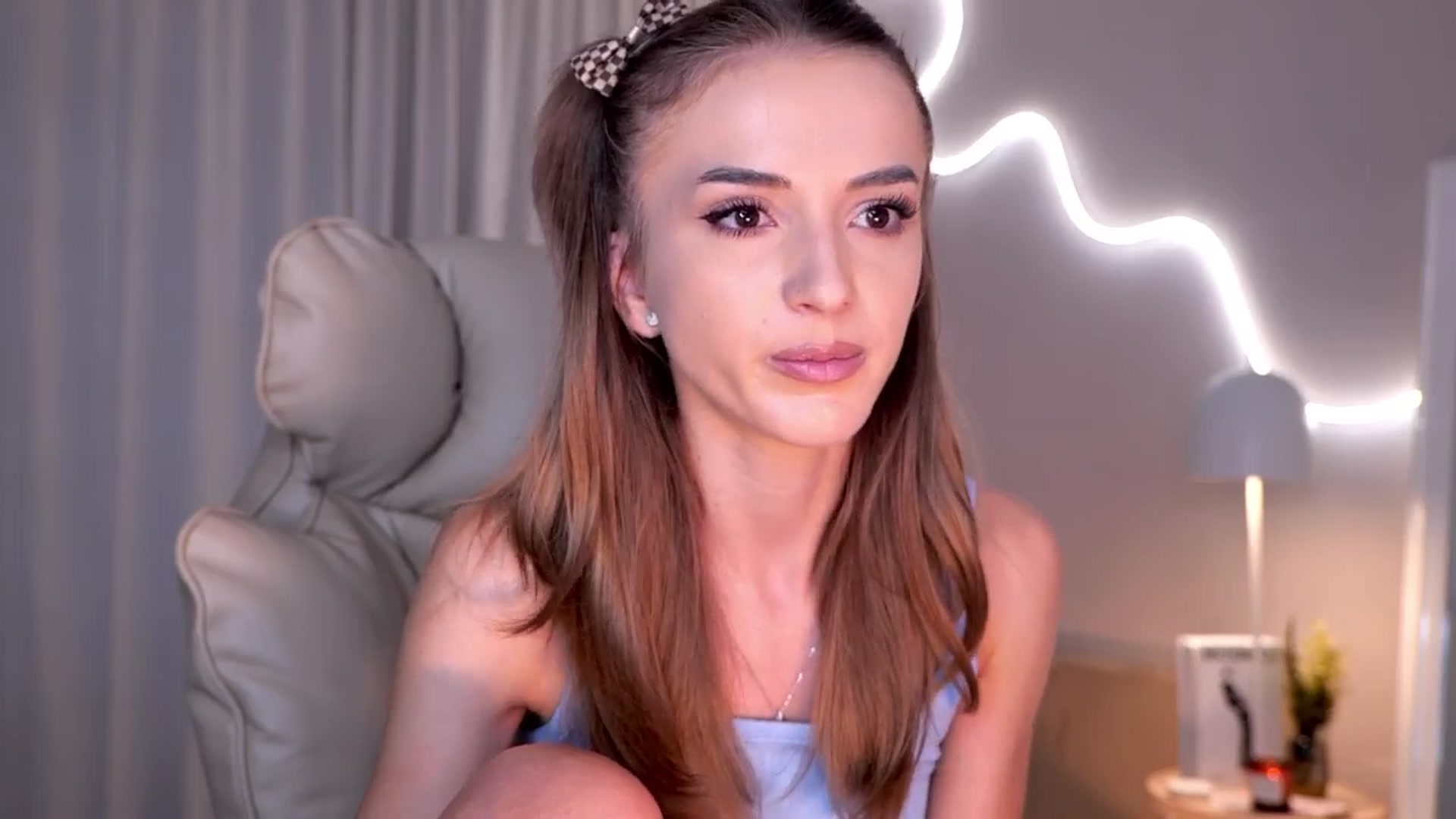 Gallery image thumbnail from YannaJeen's myfreecams stream on, 10/21/2025, 09:46 image 9 of 20