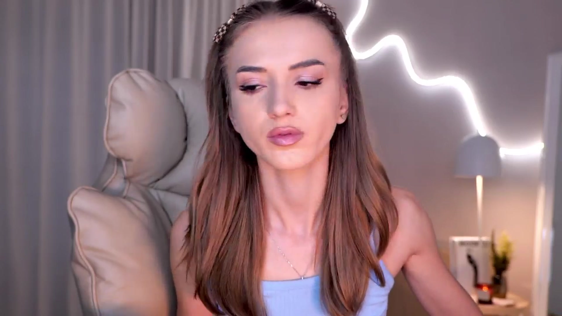 Gallery image thumbnail from YannaJeen's myfreecams stream on, 10/21/2025, 09:46 image 3 of 20