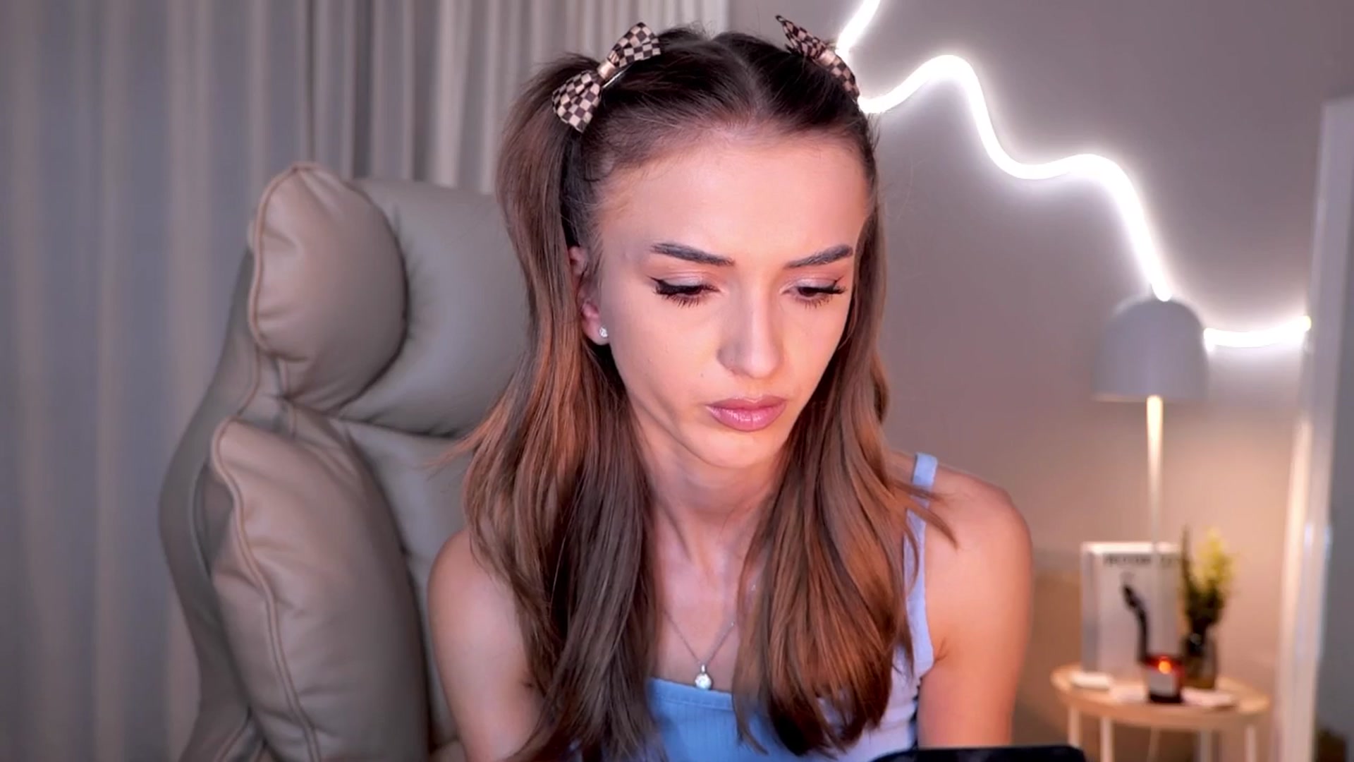 Gallery image thumbnail from YannaJeen's myfreecams stream on, 10/21/2025, 09:46 image 2 of 20