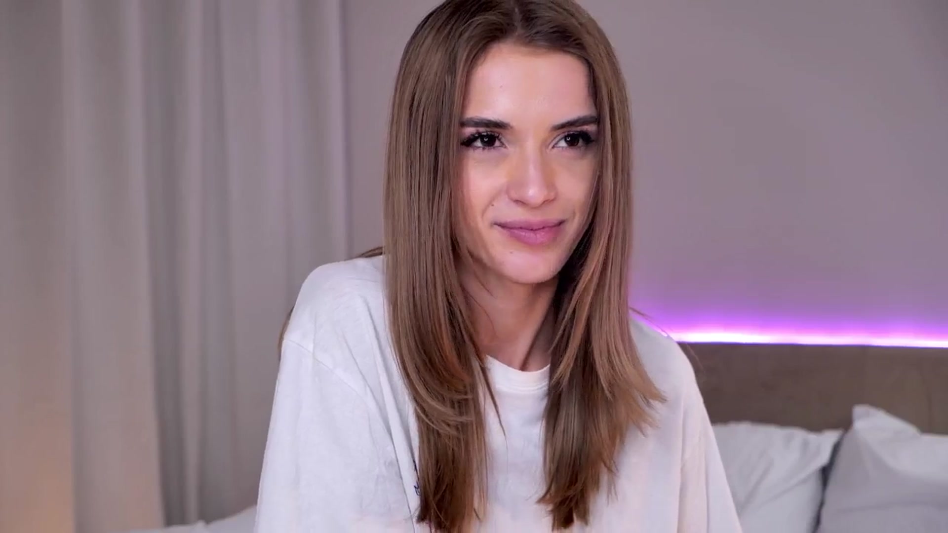 Gallery image thumbnail from YannaJeen's myfreecams stream on, 10/23/2025, 12:11 image 19 of 20
