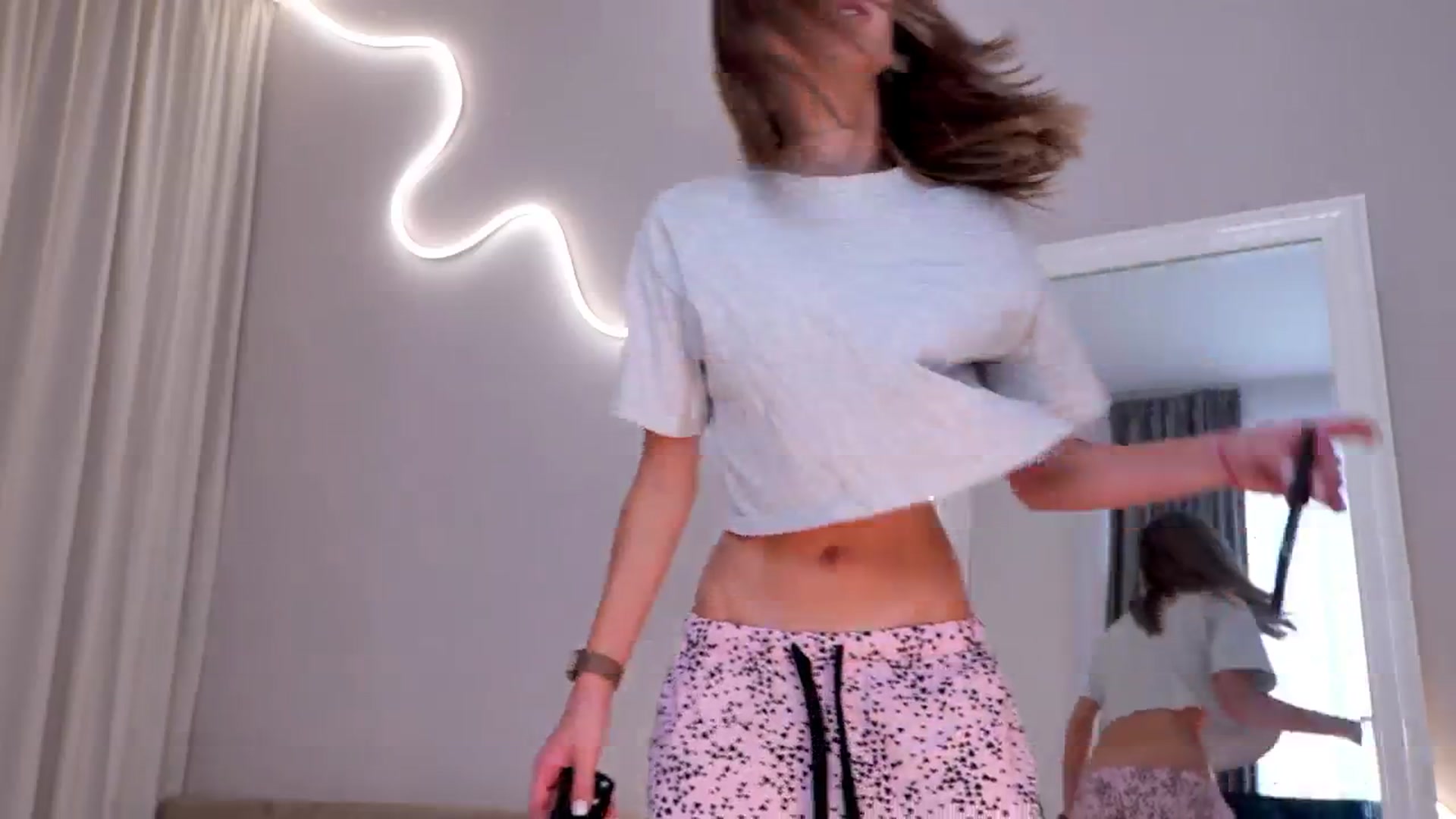Gallery image thumbnail from YannaJeen's myfreecams stream on, 10/28/2025, 12:54 image 19 of 20