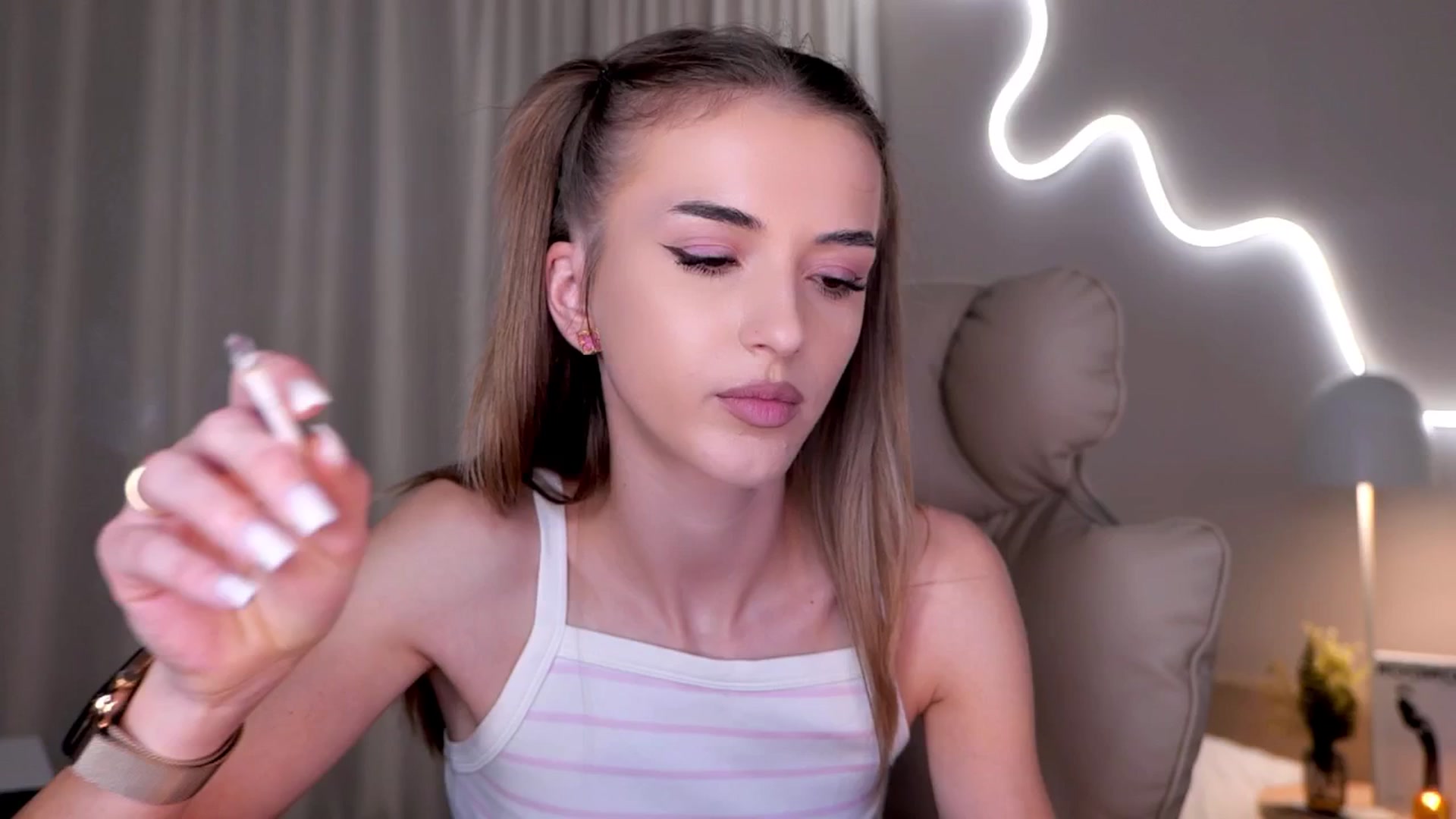 Gallery image thumbnail from YannaJeen's myfreecams stream on, 11/13/2025, 10:39 image 10 of 20