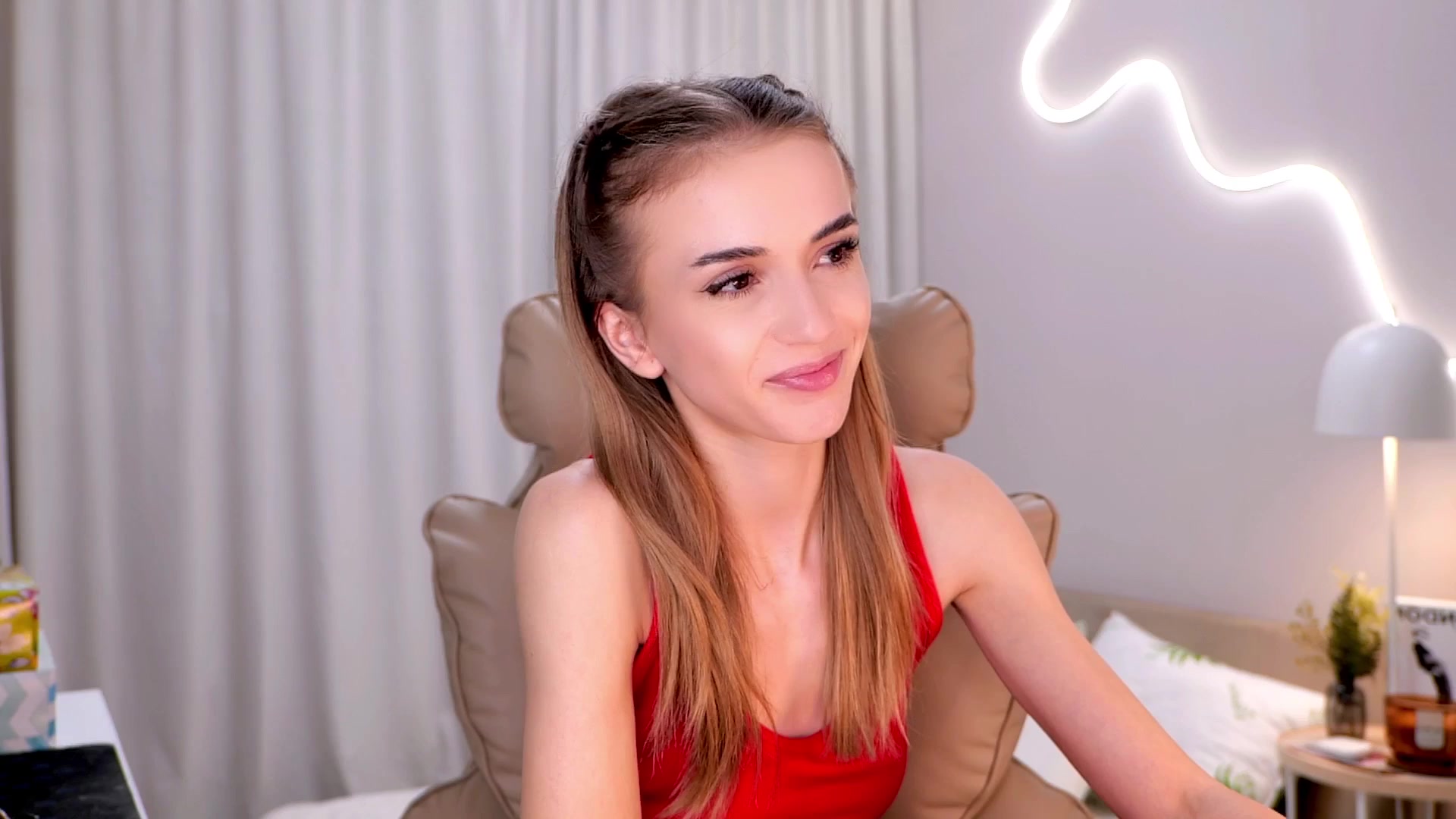 Gallery image thumbnail from YannaJeen's myfreecams stream on, 12/08/2025, 10:31 image 20 of 20