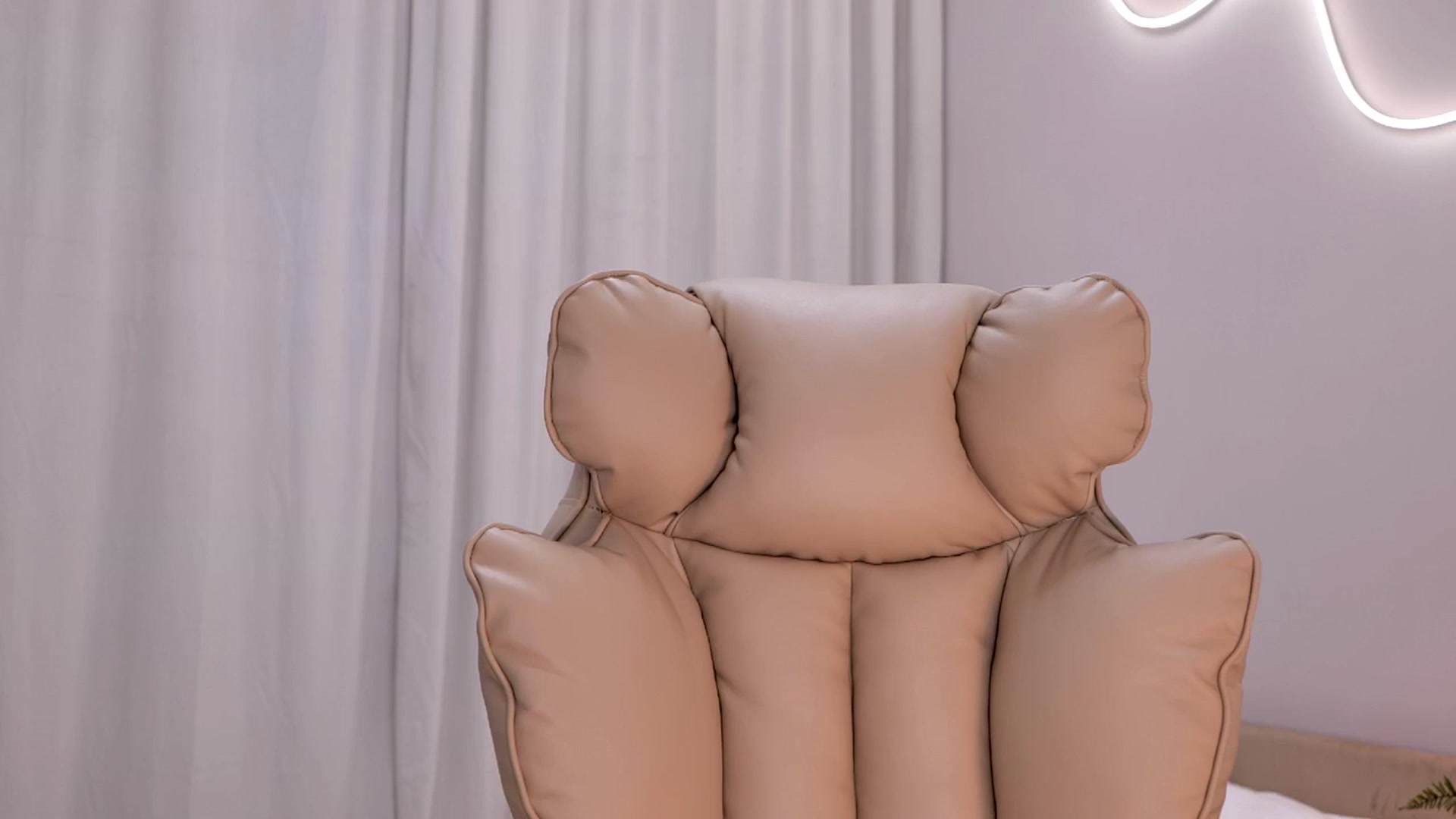 Gallery image thumbnail from YannaJeen's myfreecams stream on, 12/11/2025, 13:23 image 16 of 20