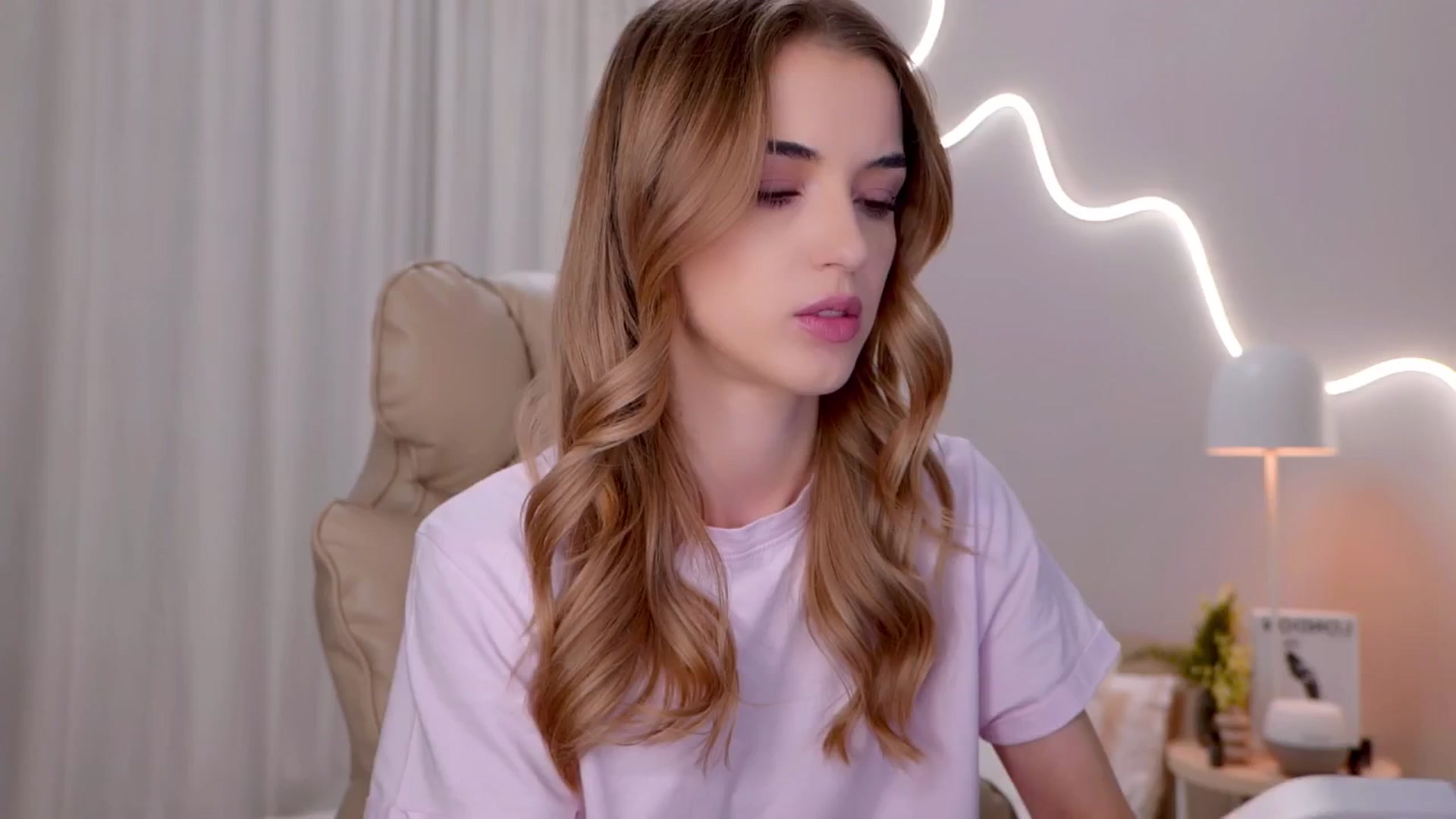 Gallery image thumbnail from YannaJeen's myfreecams stream on, 01/13/2026, 07:13 image 1 of 20