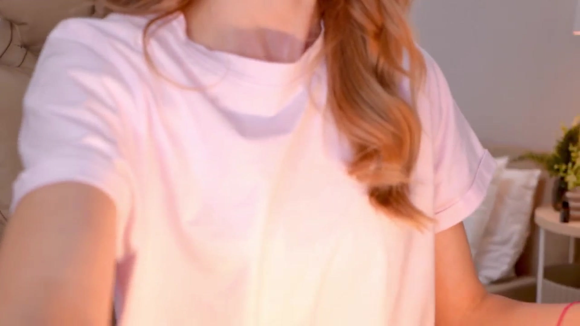Gallery image thumbnail from YannaJeen's myfreecams stream on, 01/13/2026, 07:13 image 3 of 20