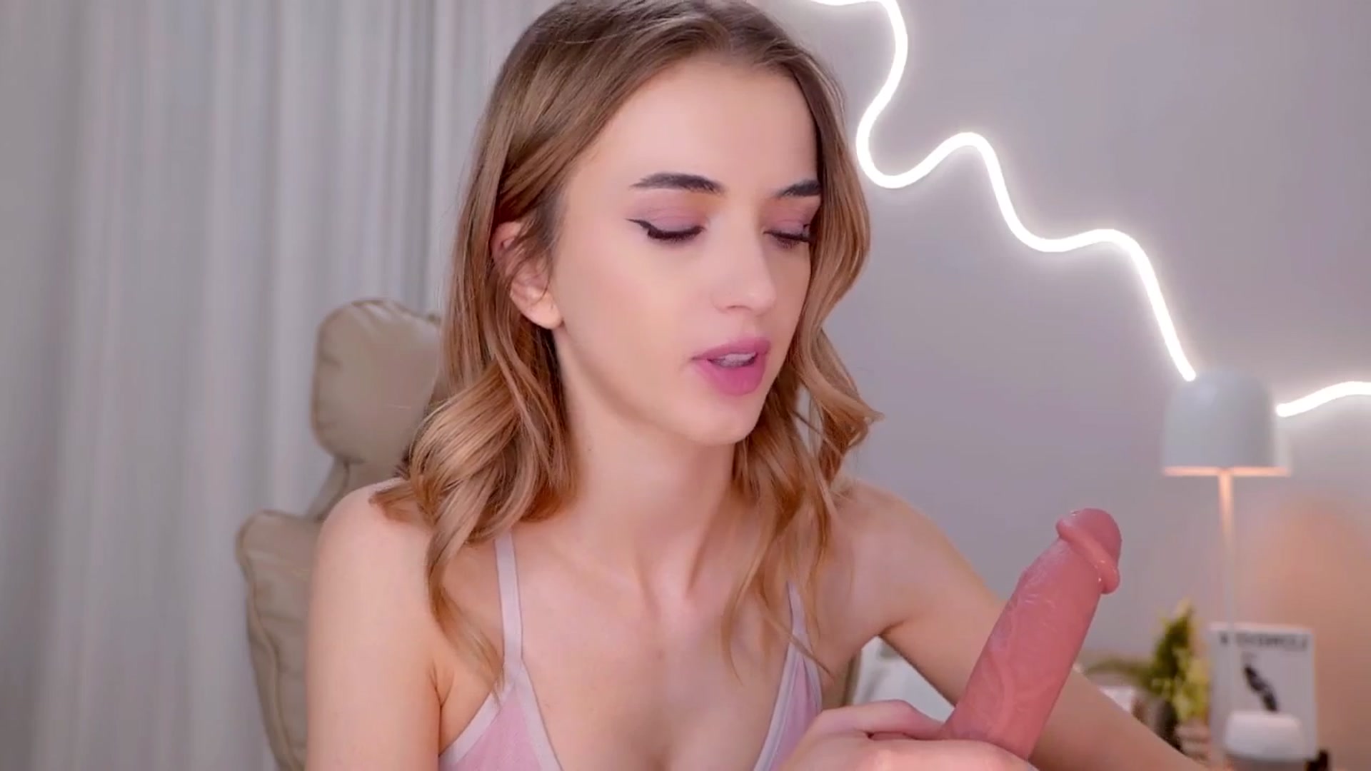 Gallery image thumbnail from YannaJeen's myfreecams stream on, 01/13/2026, 07:13 image 14 of 20