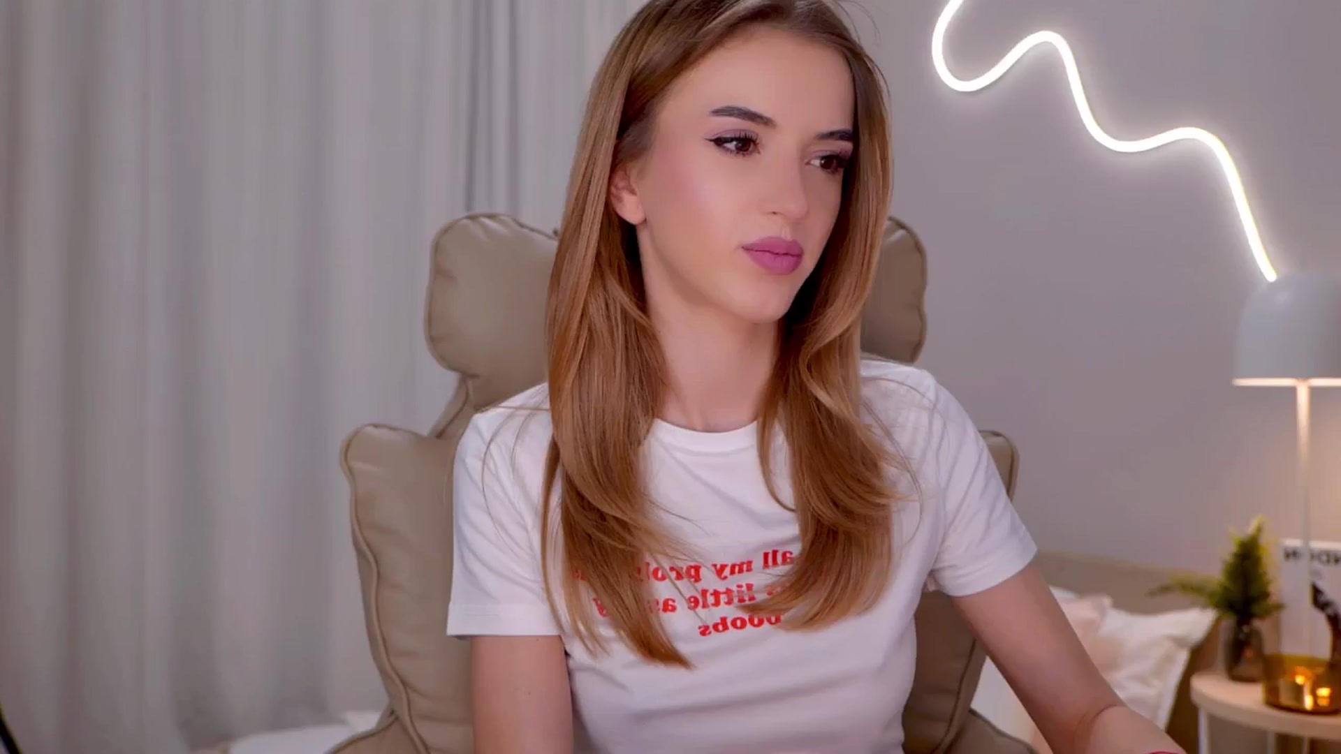 Gallery image thumbnail from YannaJeen's myfreecams stream on, 01/26/2026, 07:52 image 1 of 20