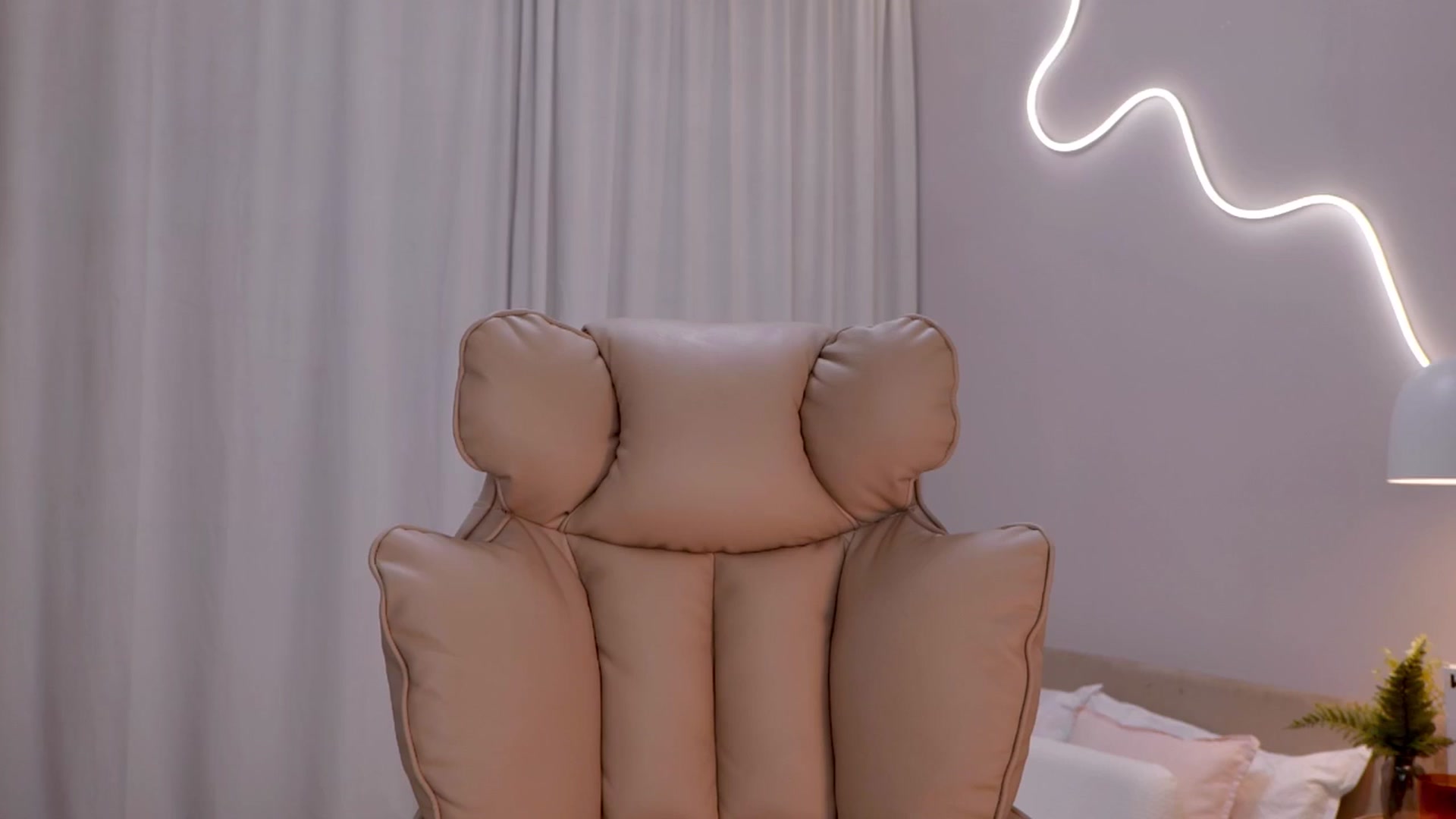 Gallery image thumbnail from YannaJeen's myfreecams stream on, 01/27/2026, 08:17 image 6 of 20
