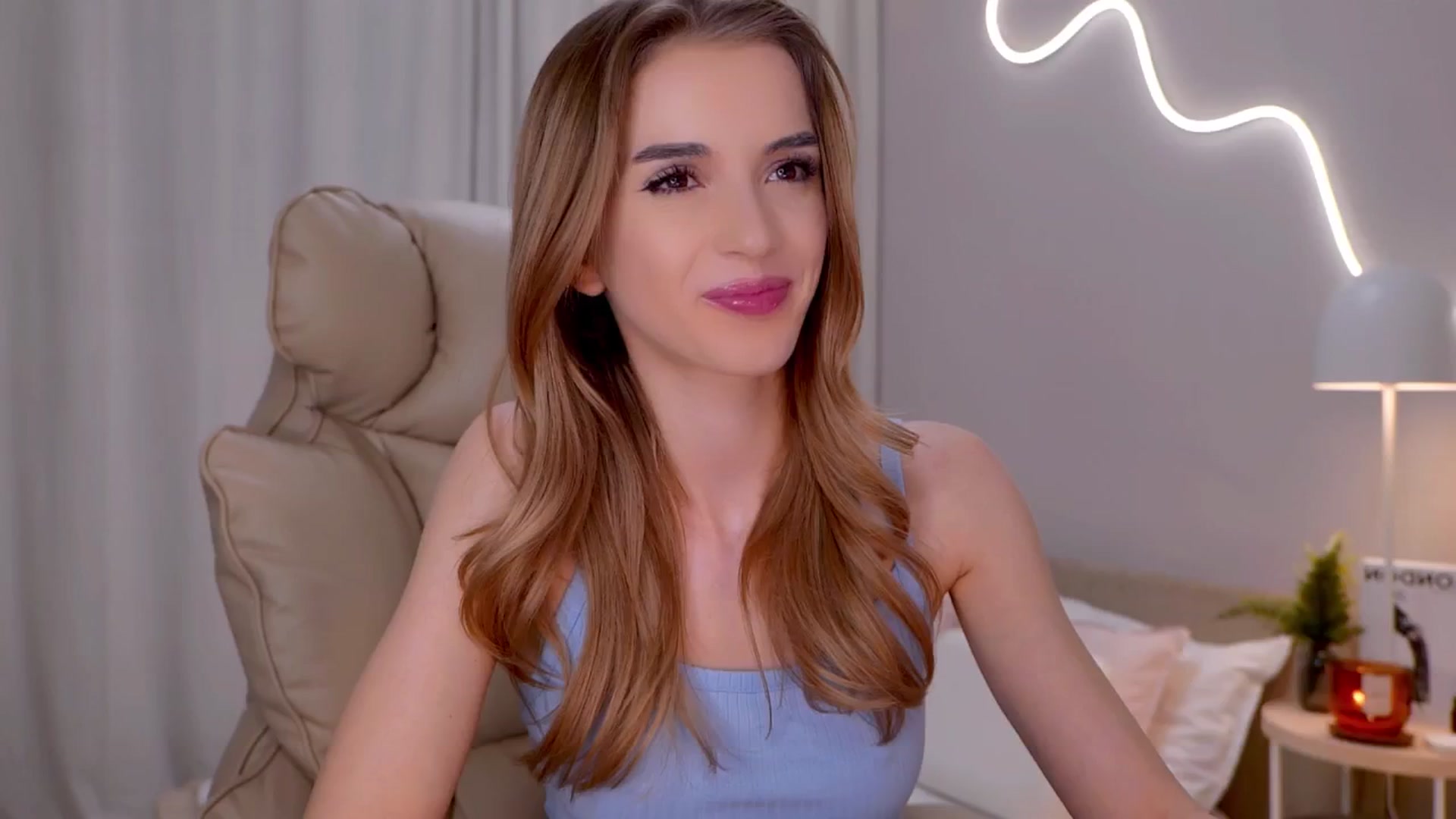 Gallery image thumbnail from YannaJeen's myfreecams stream on, 01/27/2026, 12:40 image 15 of 20