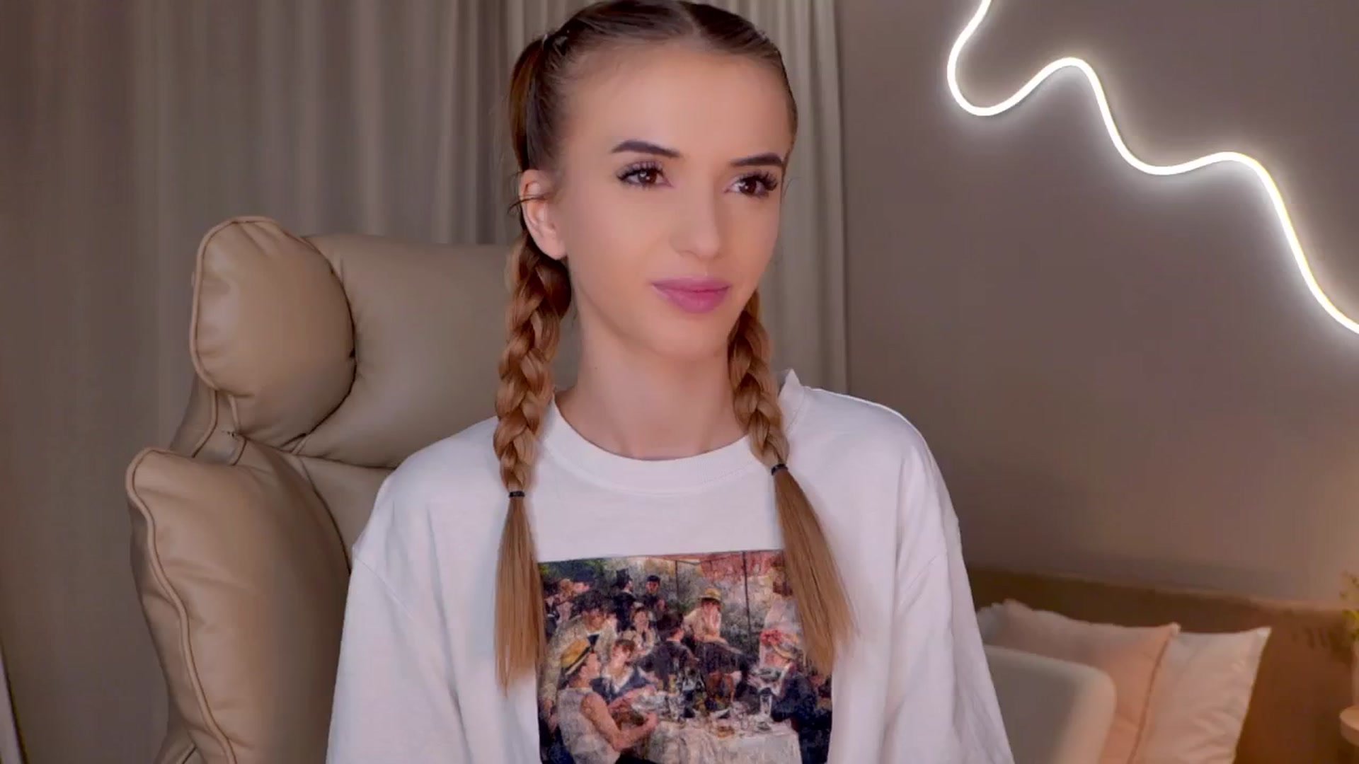 Gallery image thumbnail from YannaJeen's myfreecams stream on, 02/09/2026, 10:01 image 7 of 20