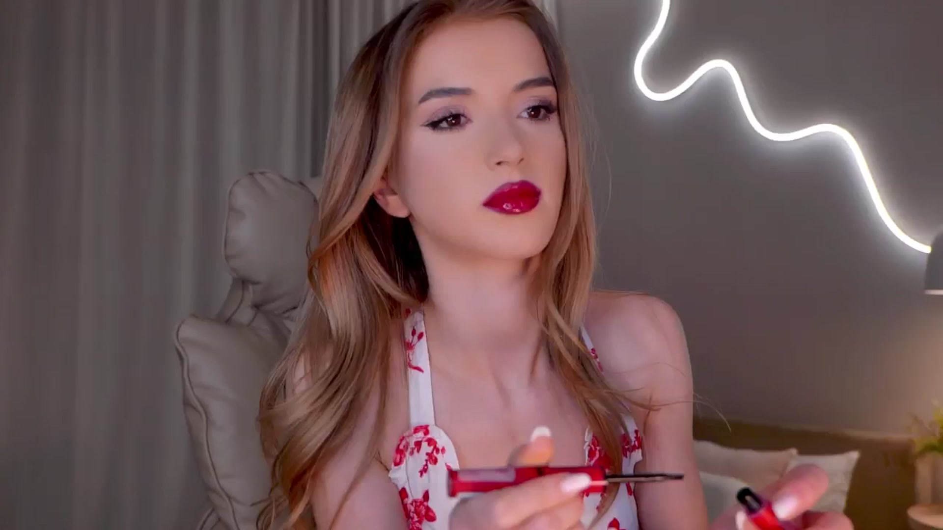 Gallery image thumbnail from YannaJeen's myfreecams stream on, 02/10/2026, 09:02 image 10 of 20