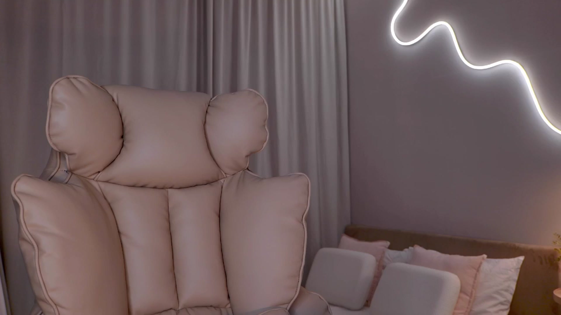 Gallery image thumbnail from YannaJeen's myfreecams stream on, 02/10/2026, 09:02 image 5 of 20
