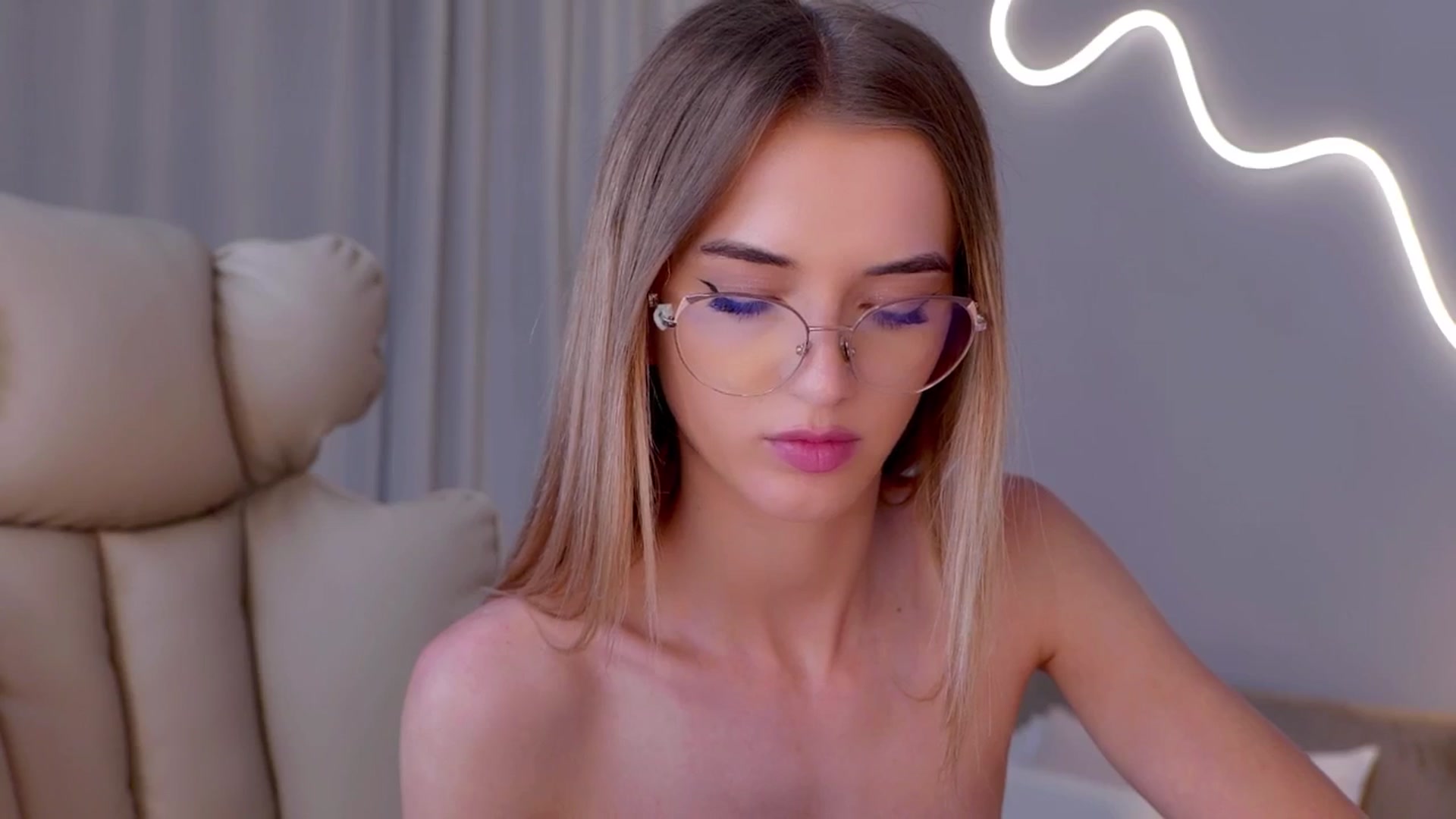 Gallery image thumbnail from YannaJeen's myfreecams stream on, 02/26/2026, 11:52 image 9 of 20