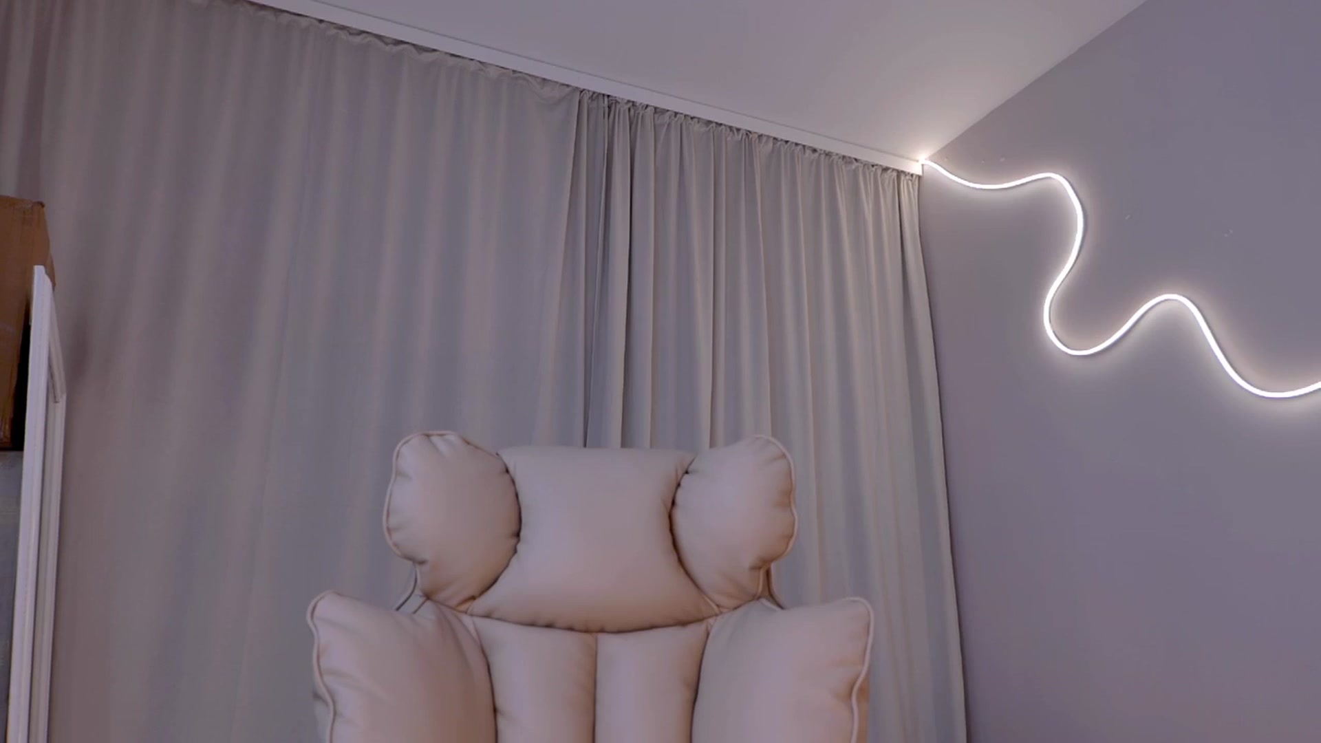 Gallery image thumbnail from YannaJeen's myfreecams stream on, 02/26/2026, 11:52 image 17 of 20