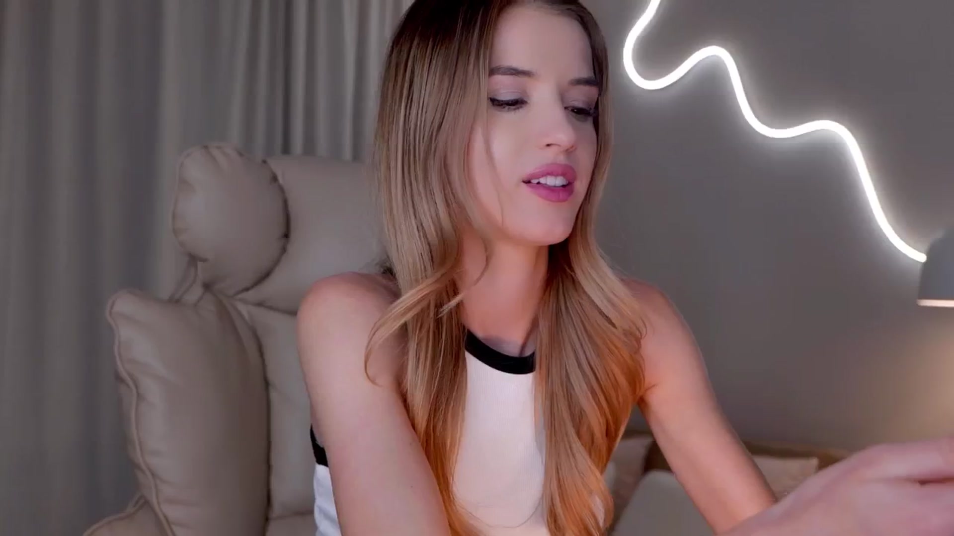 Gallery image thumbnail from YannaJeen's myfreecams stream on, 03/02/2026, 15:15 image 14 of 20