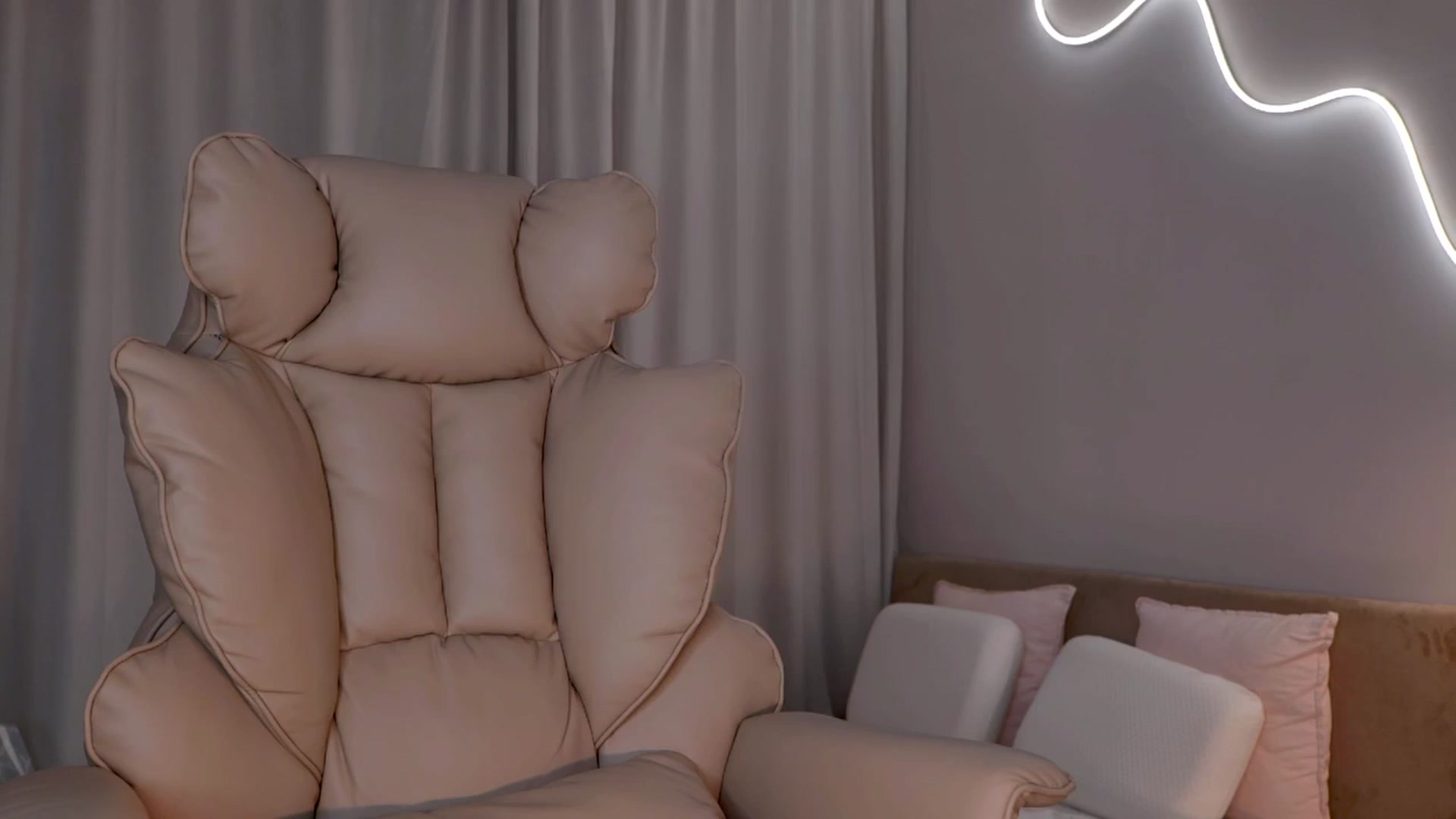 Gallery image thumbnail from YannaJeen's myfreecams stream on, 03/02/2026, 15:15 image 20 of 20