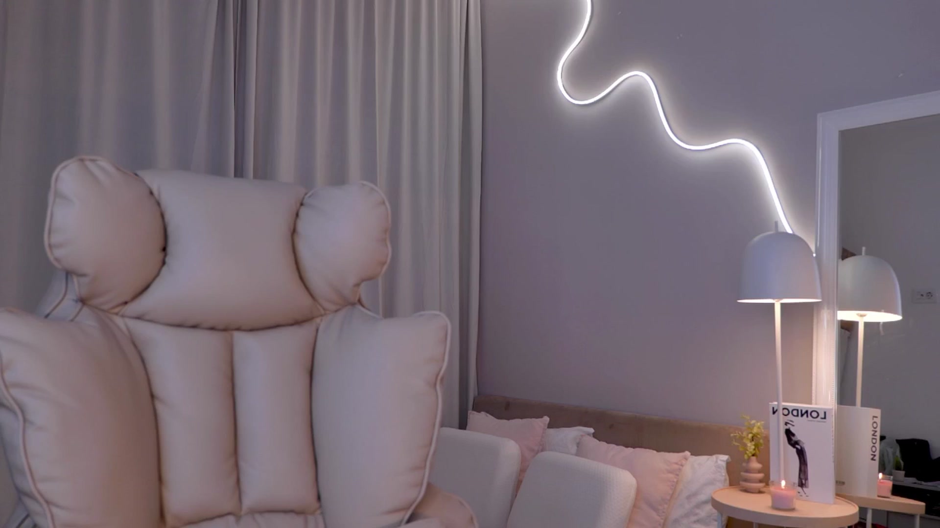 Gallery image thumbnail from YannaJeen's myfreecams stream on, 03/10/2026, 10:01 image 5 of 20