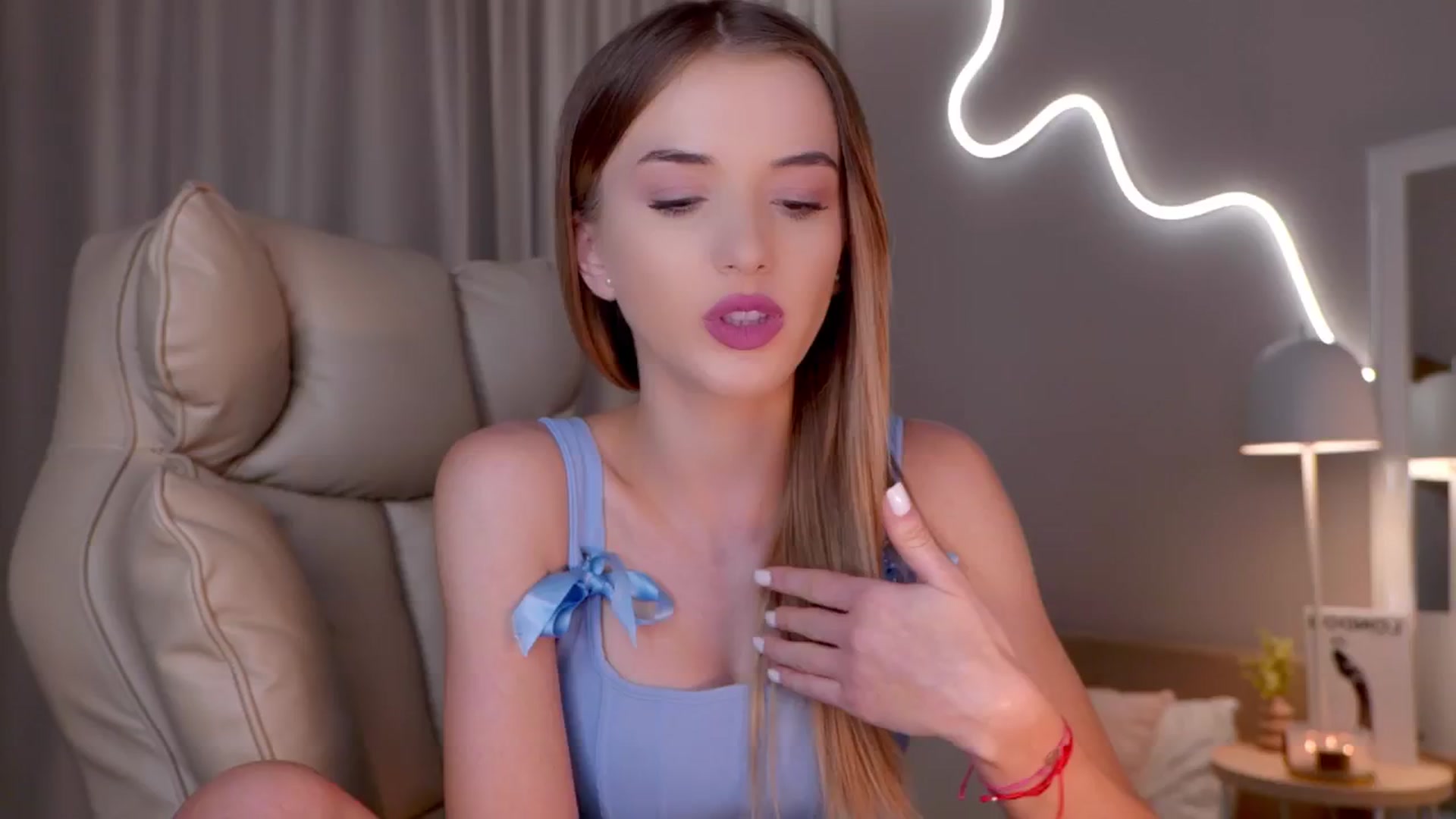 Gallery image thumbnail from YannaJeen's myfreecams stream on, 03/20/2026, 09:58 image 4 of 20