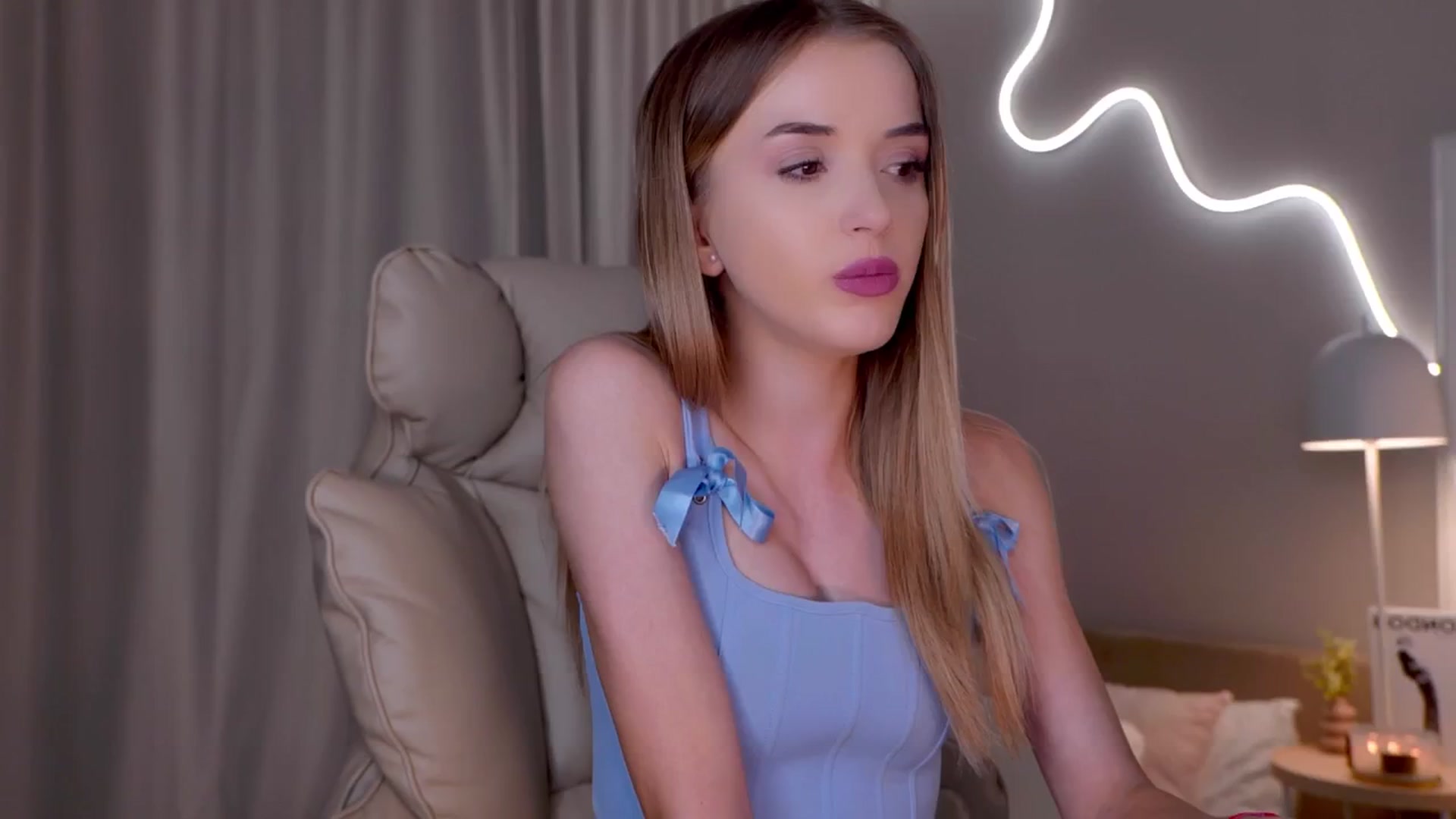 Gallery image thumbnail from YannaJeen's myfreecams stream on, 03/20/2026, 09:58 image 12 of 20