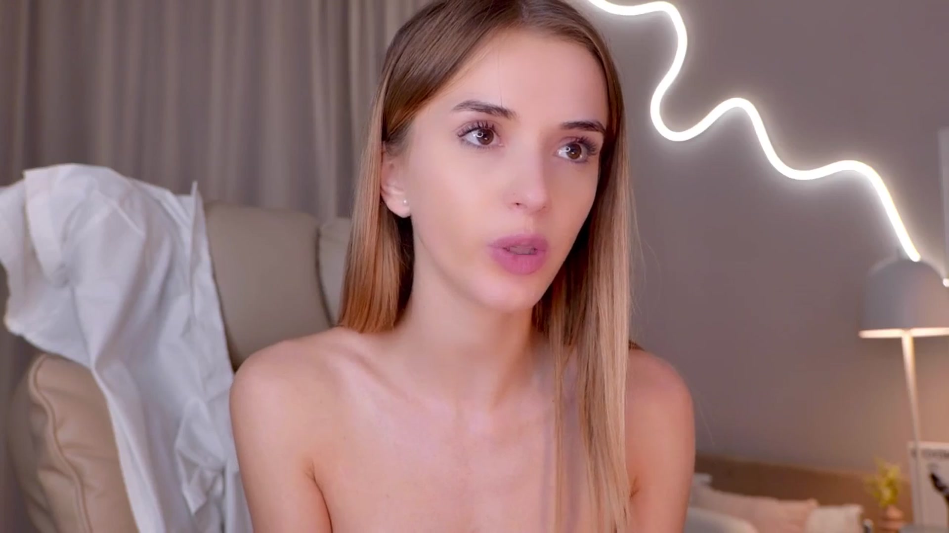 Gallery image thumbnail from YannaJeen's myfreecams stream on, 03/21/2026, 08:56 image 15 of 20