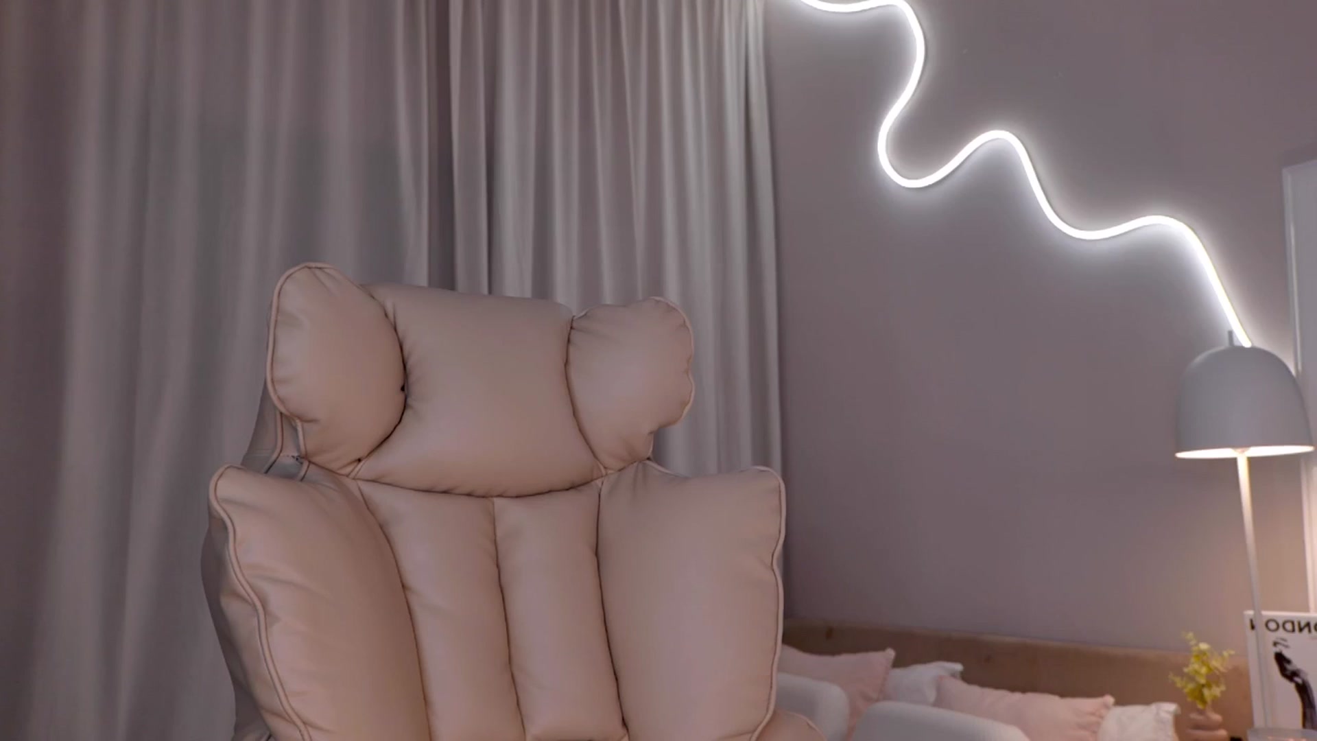 Gallery image thumbnail from YannaJeen's myfreecams stream on, 03/22/2026, 08:08 image 1 of 20