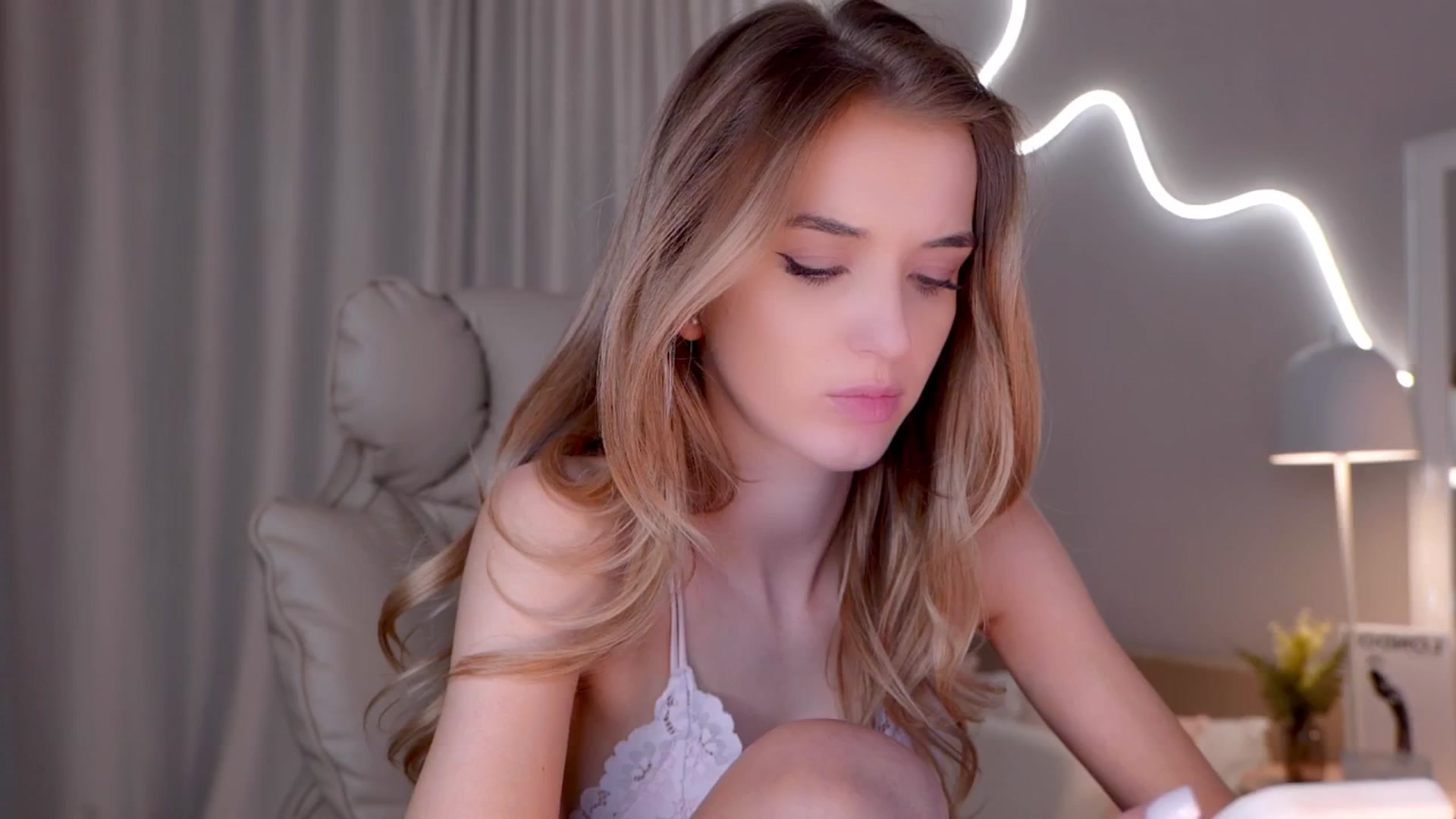 Gallery image thumbnail from YannaJeen's myfreecams stream on, 03/23/2026, 11:54 image 7 of 20