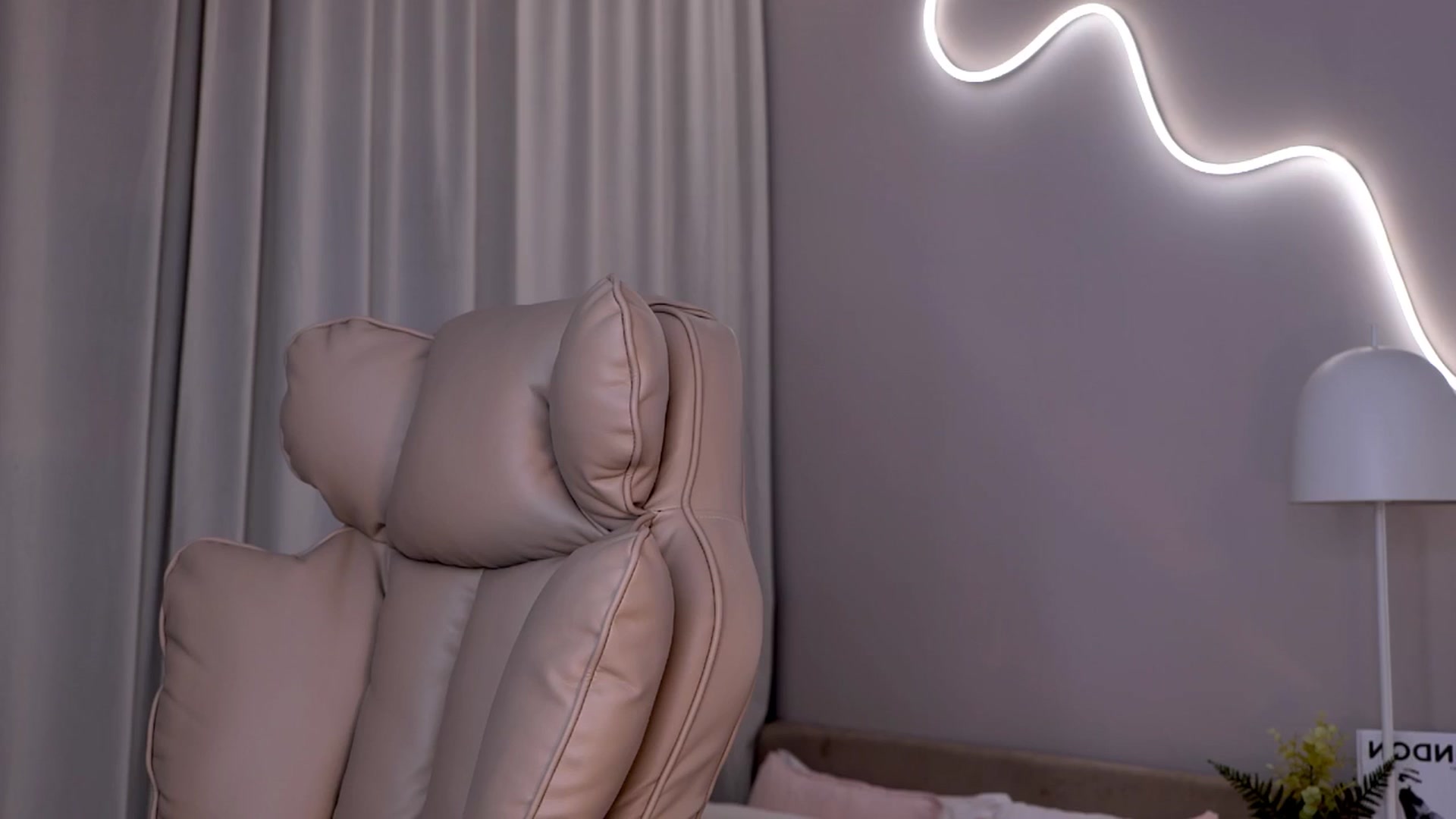 Gallery image thumbnail from YannaJeen's myfreecams stream on, 04/09/2026, 09:32 image 10 of 20