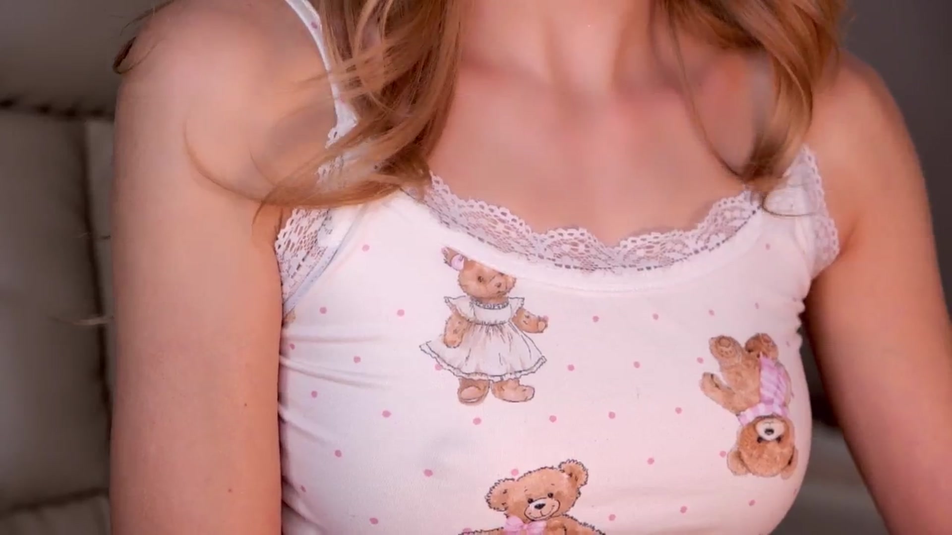 Gallery image thumbnail from YannaJeen's myfreecams stream on, 04/10/2026, 09:27 image 18 of 20