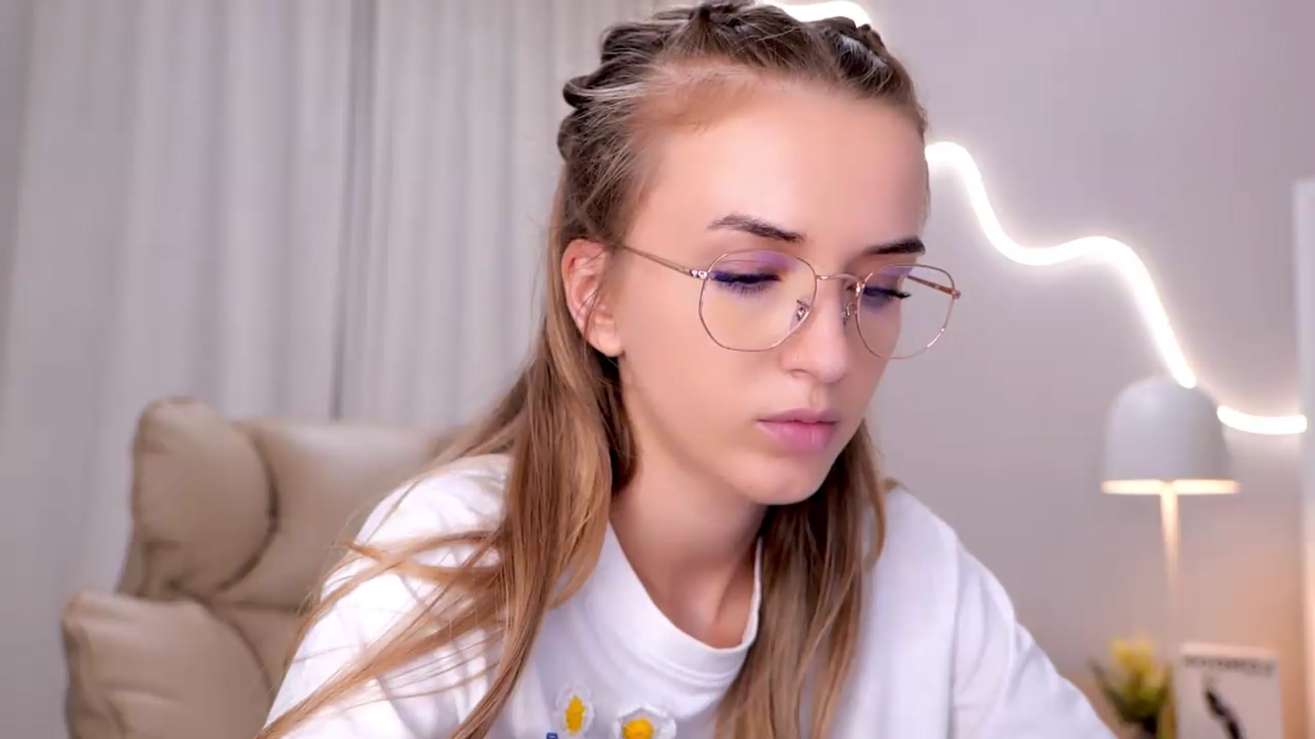 Gallery image thumbnail from YannaJeen's myfreecams stream on, 06/11/2026, 10:13 image 17 of 20
