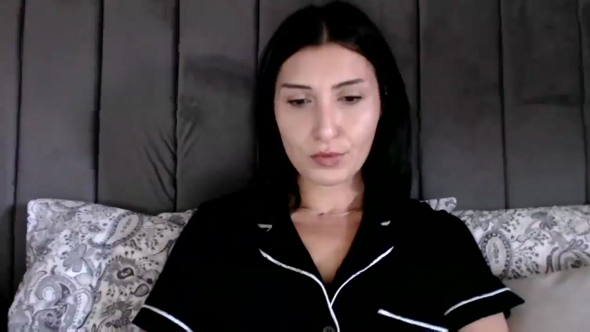 Gallery image thumbnail from Yara_77's myfreecams stream on, 09/11/2025, 09:43 image 3 of 20