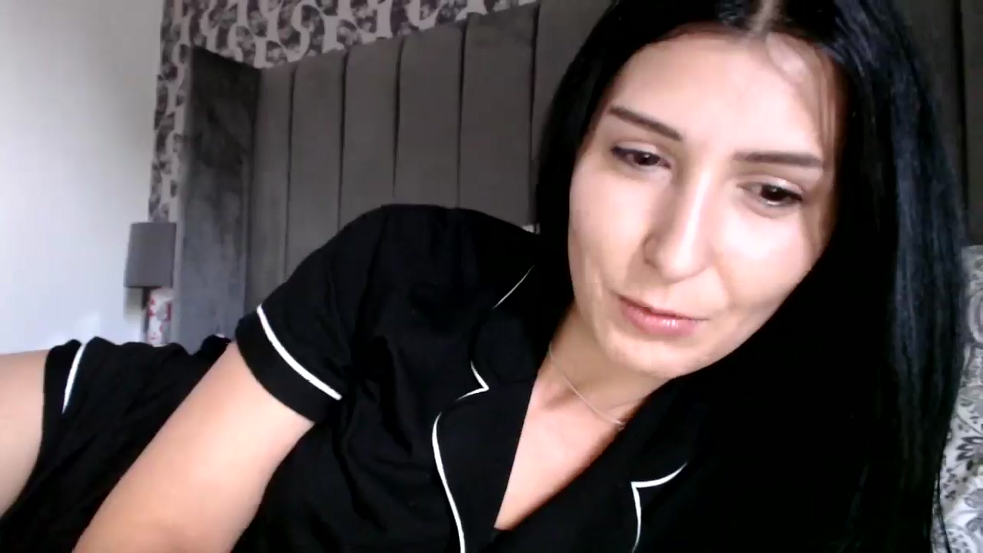 Gallery image thumbnail from Yara_77's myfreecams stream on, 09/11/2025, 09:43 image 15 of 20
