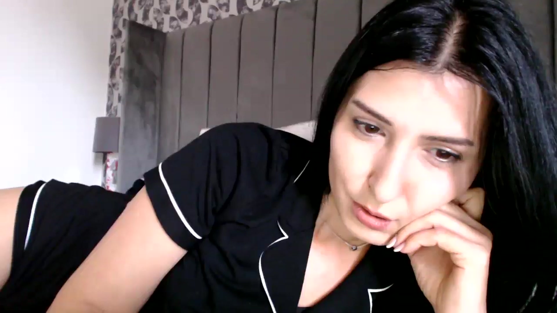 Gallery image thumbnail from Yara_77's myfreecams stream on, 09/11/2025, 09:43 image 17 of 20